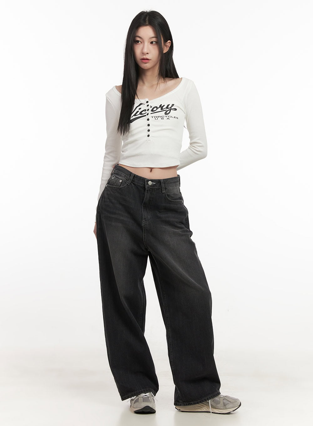 Buttoned Slim-Fit Crop Top CF514
