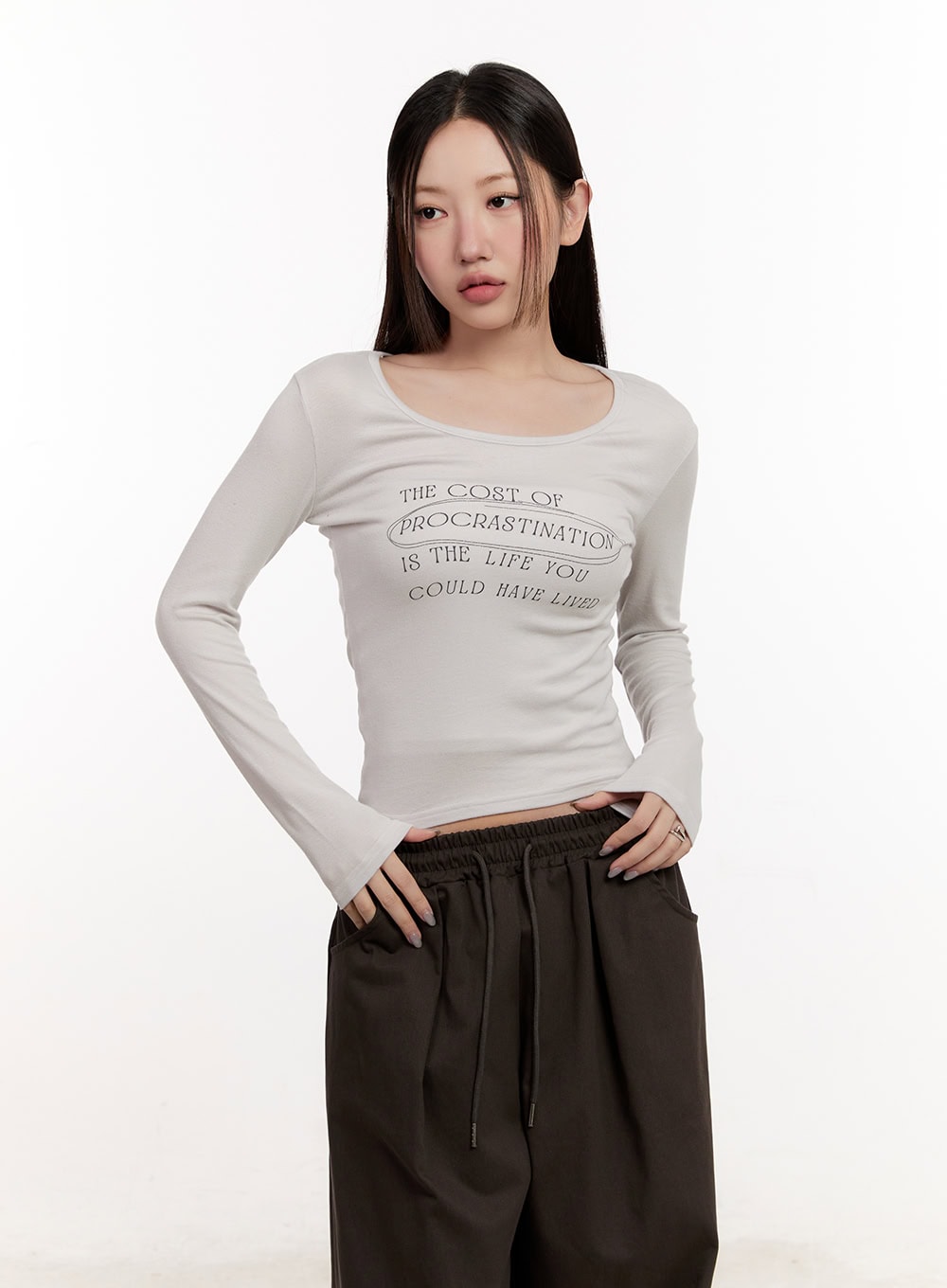 Slim-Fit Graphic Crop Top CM507