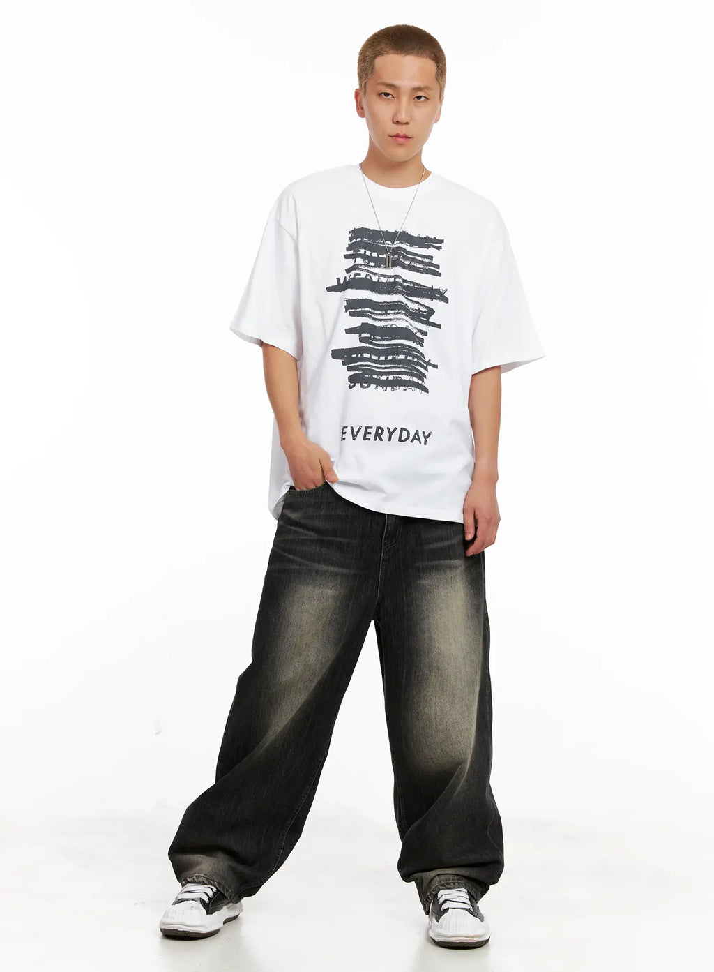 Men's "Everyday" Graphic Tee IL521