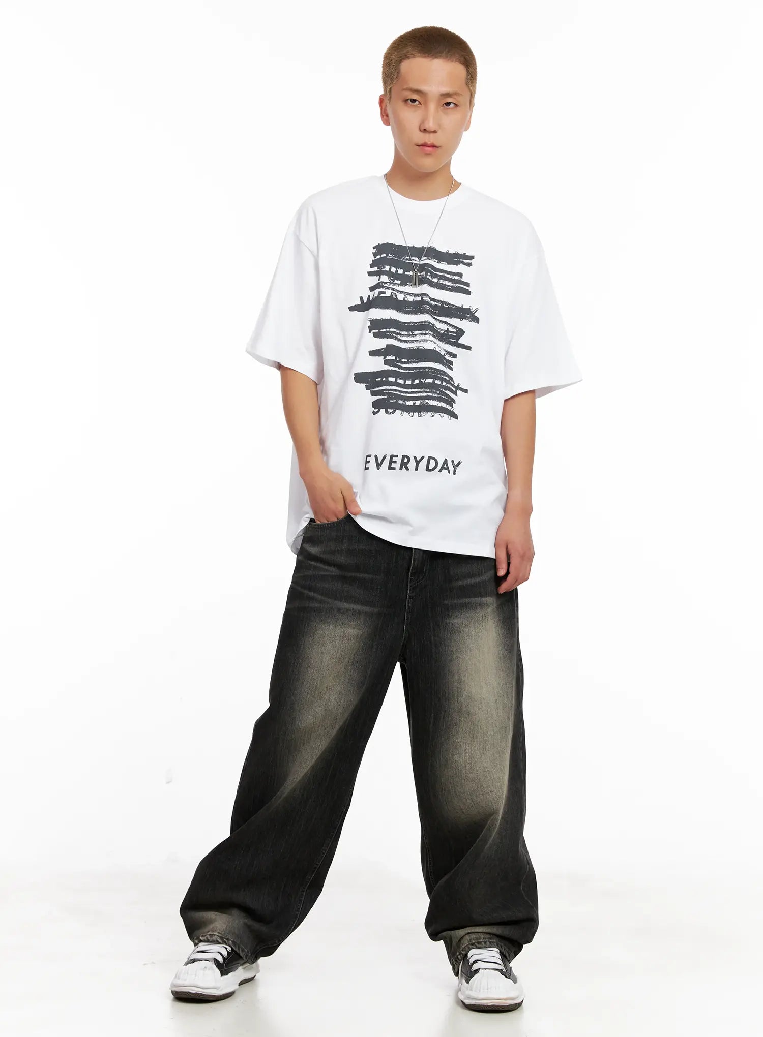 Men's "Everyday" Graphic Tee IL521