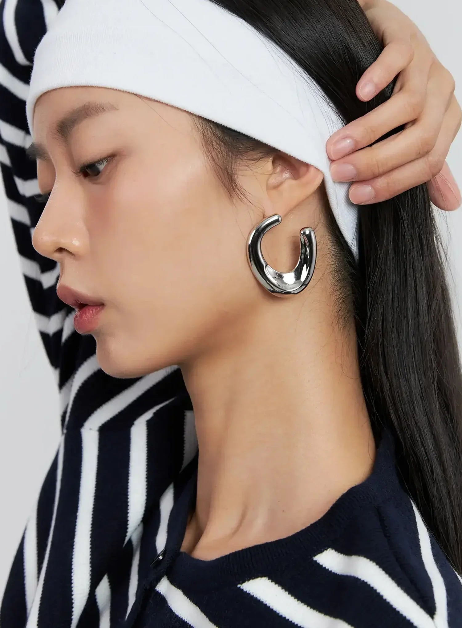 Bold U-Shaped Earrings IS515