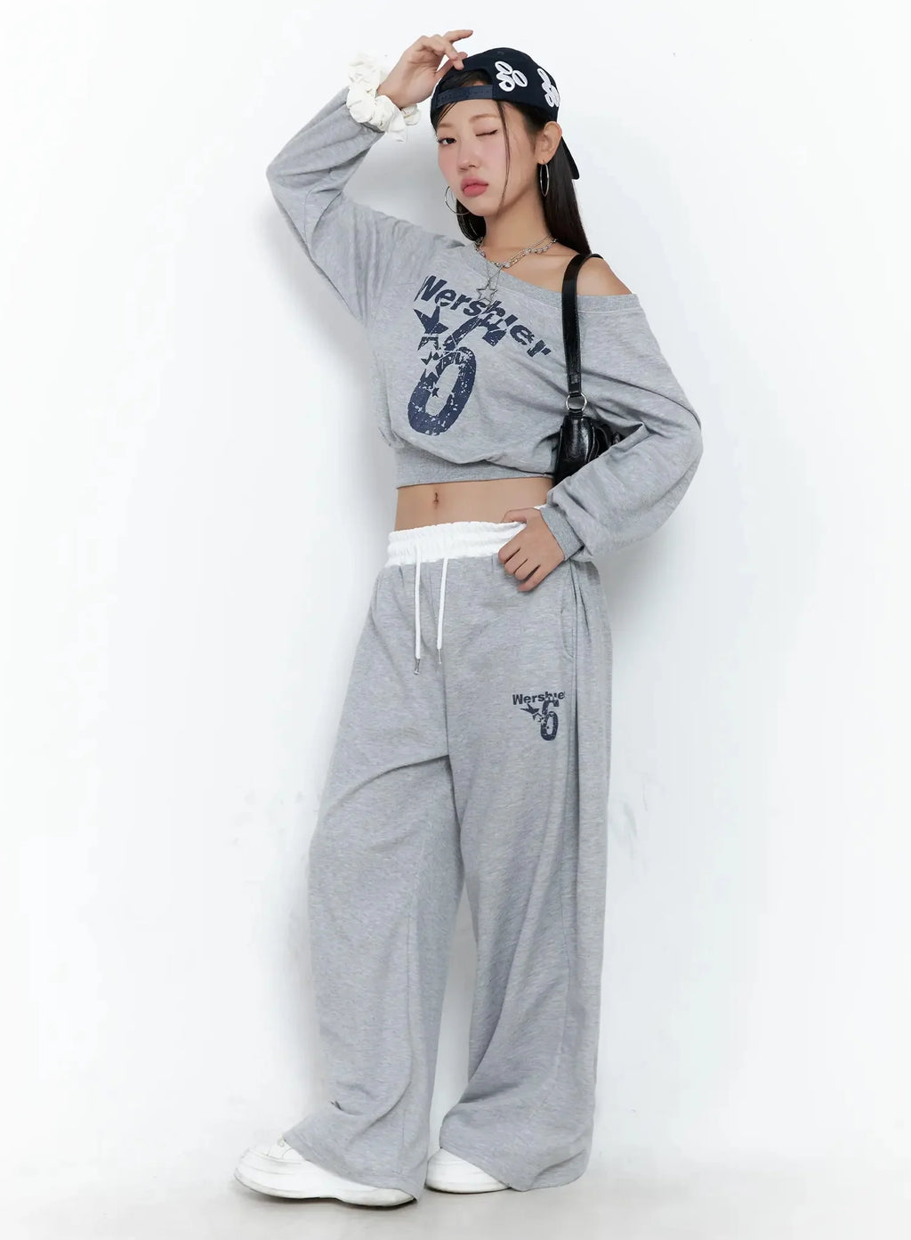 Off-Shoulder Cropped Sweatshirt IG527