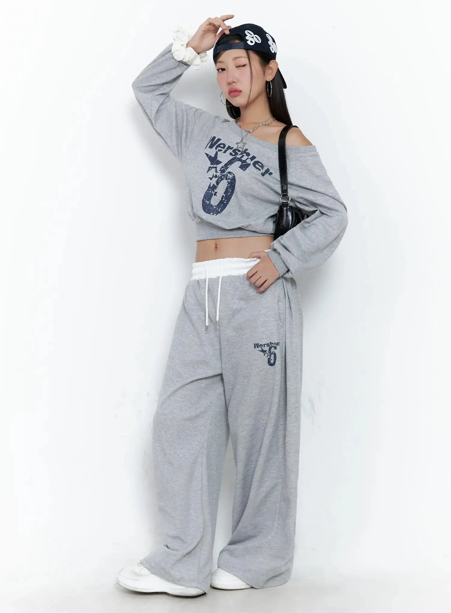 Off-Shoulder Cropped Sweatshirt IG527