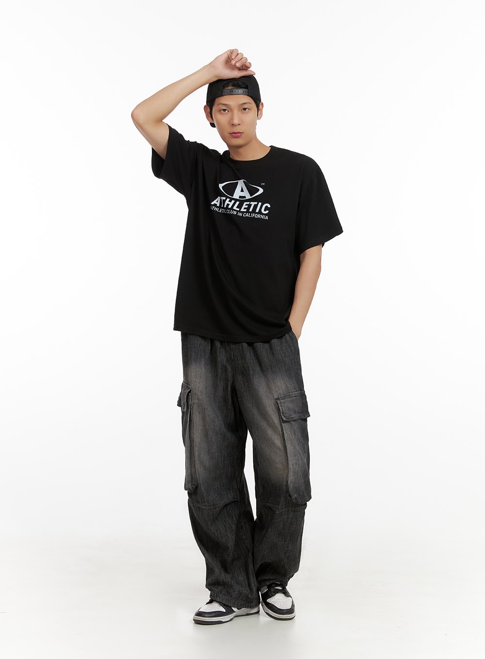 Men's Graphic Round Neck T-Shirt (Black) IL404