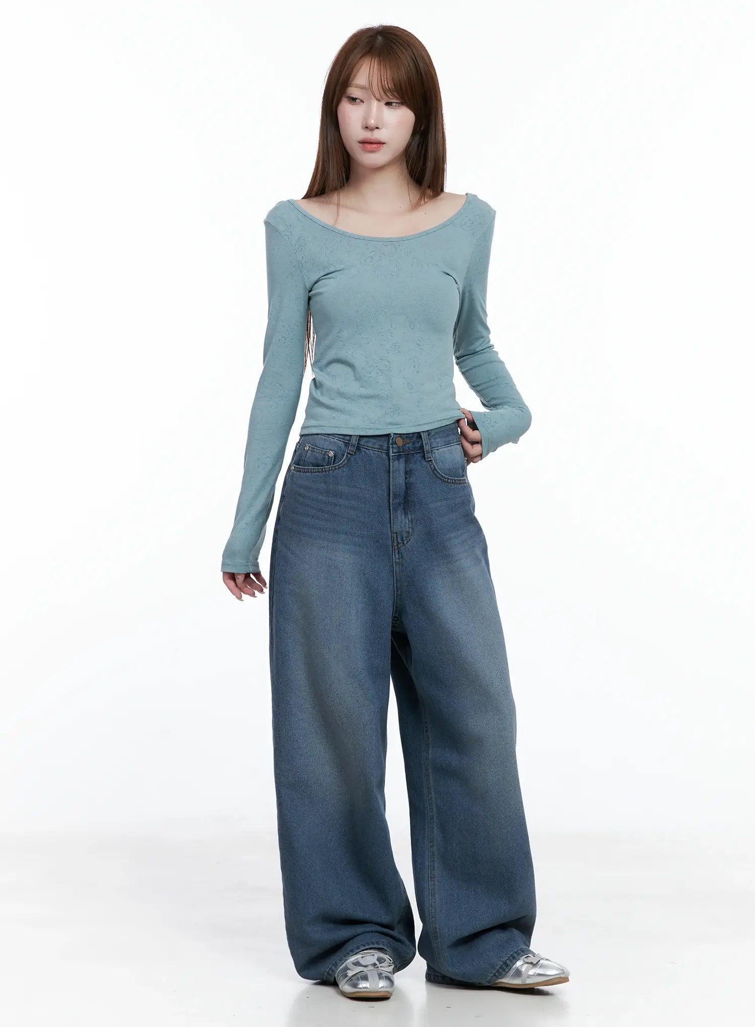 Margot Low-Rise Washed Wide-Leg Jeans CS501