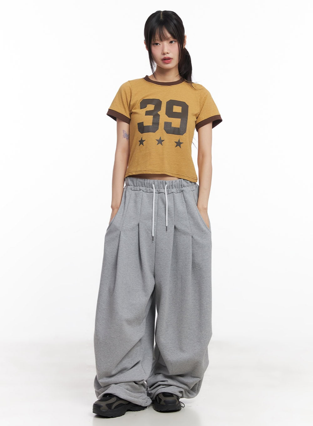 Wide-Fit Pintuck Sweatpants CY512