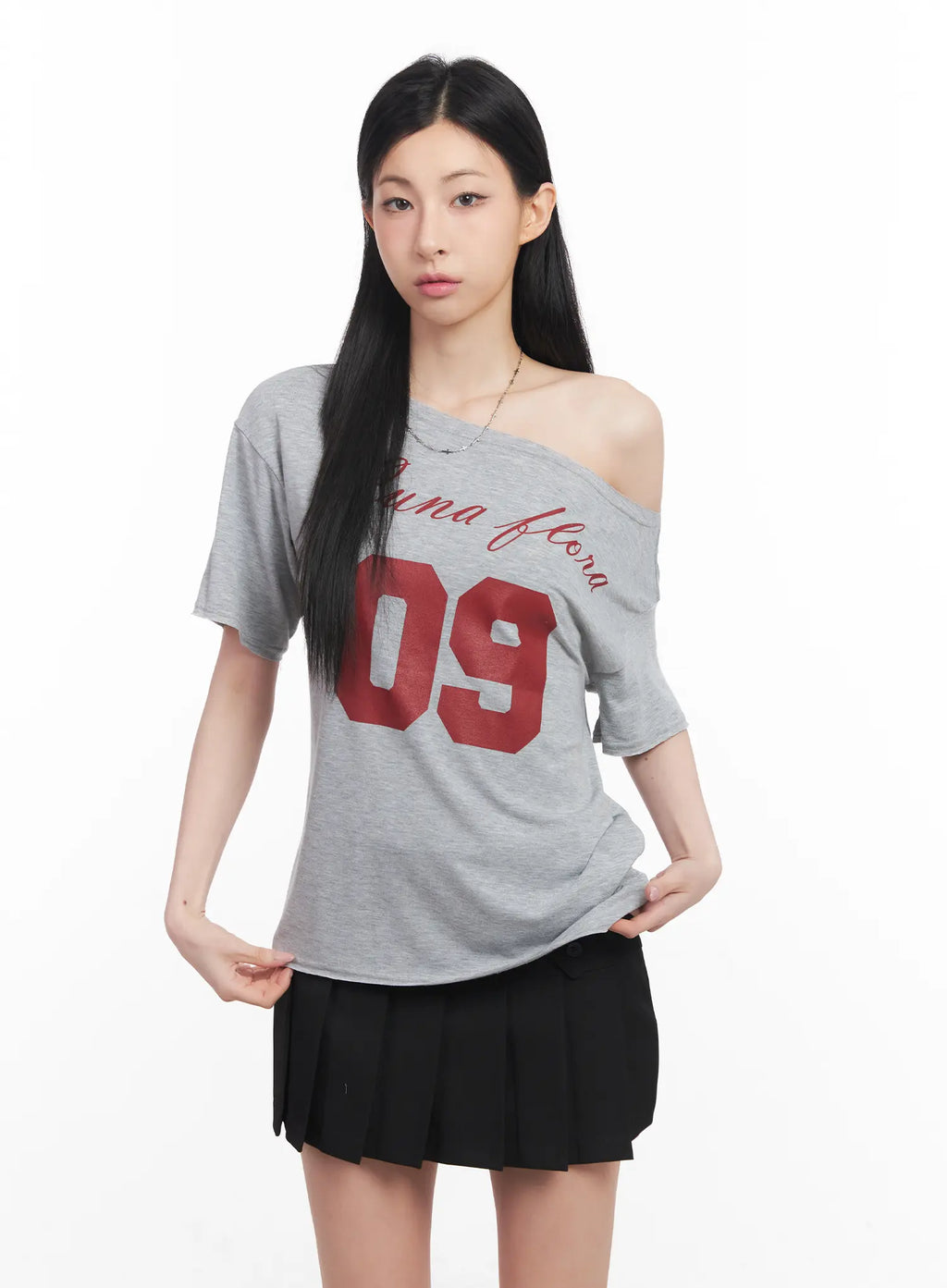 Loose-Fit One-Shoulder Graphic Tee CU511