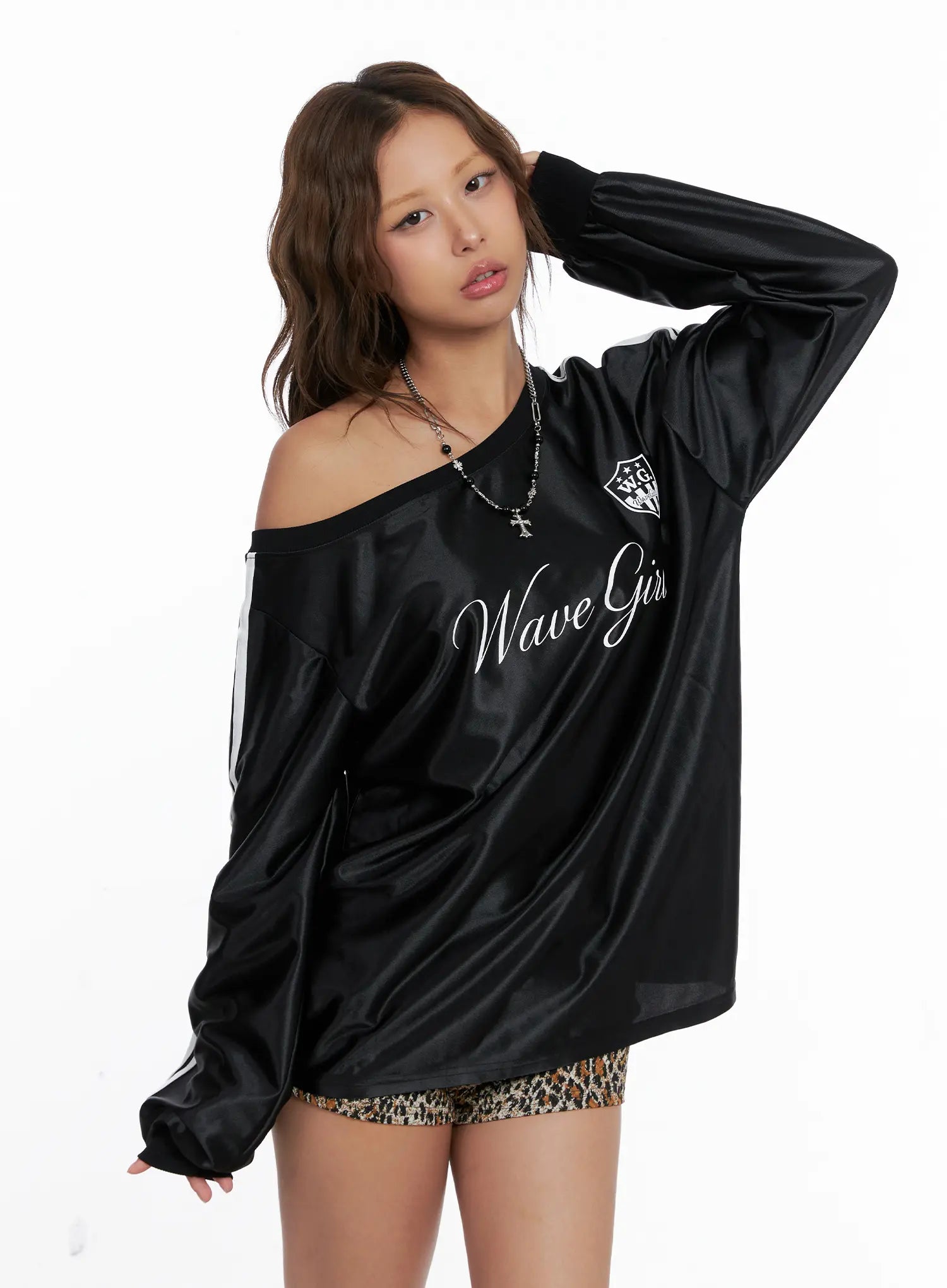 Oversized Off-Shoulder Graphic Long Sleeve CS522