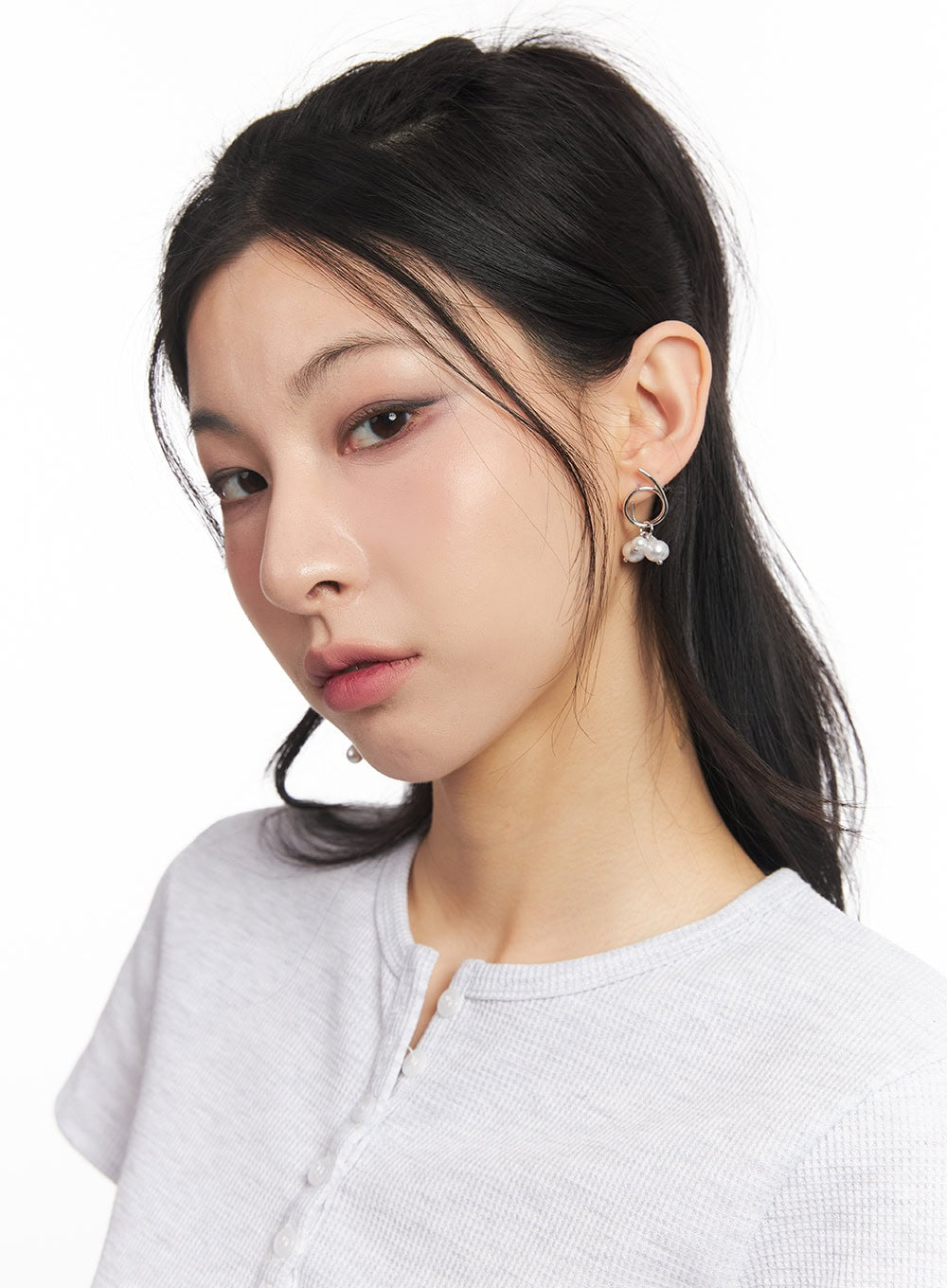 Faux-Pearl Bouquet Round Earrings CA516