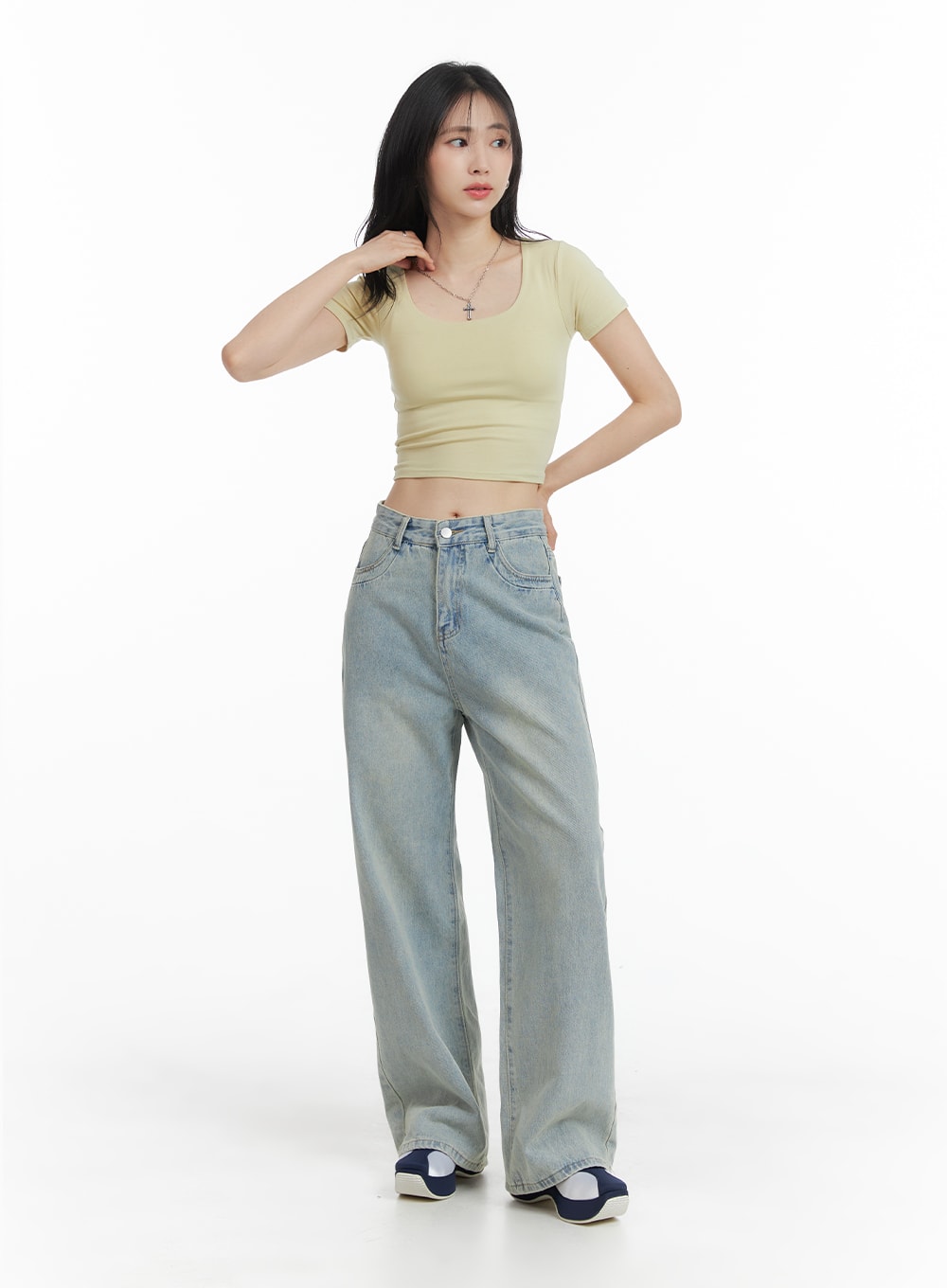 Round Neck Basic Crop Tee OM408