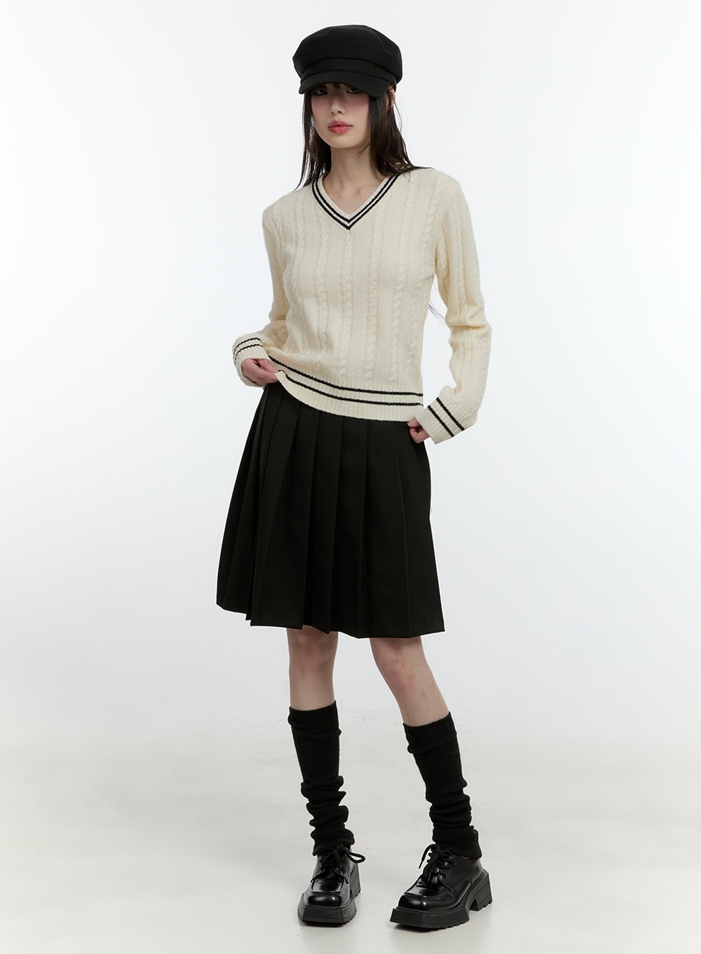 Cable-Knit V-Neck Sweater CF506