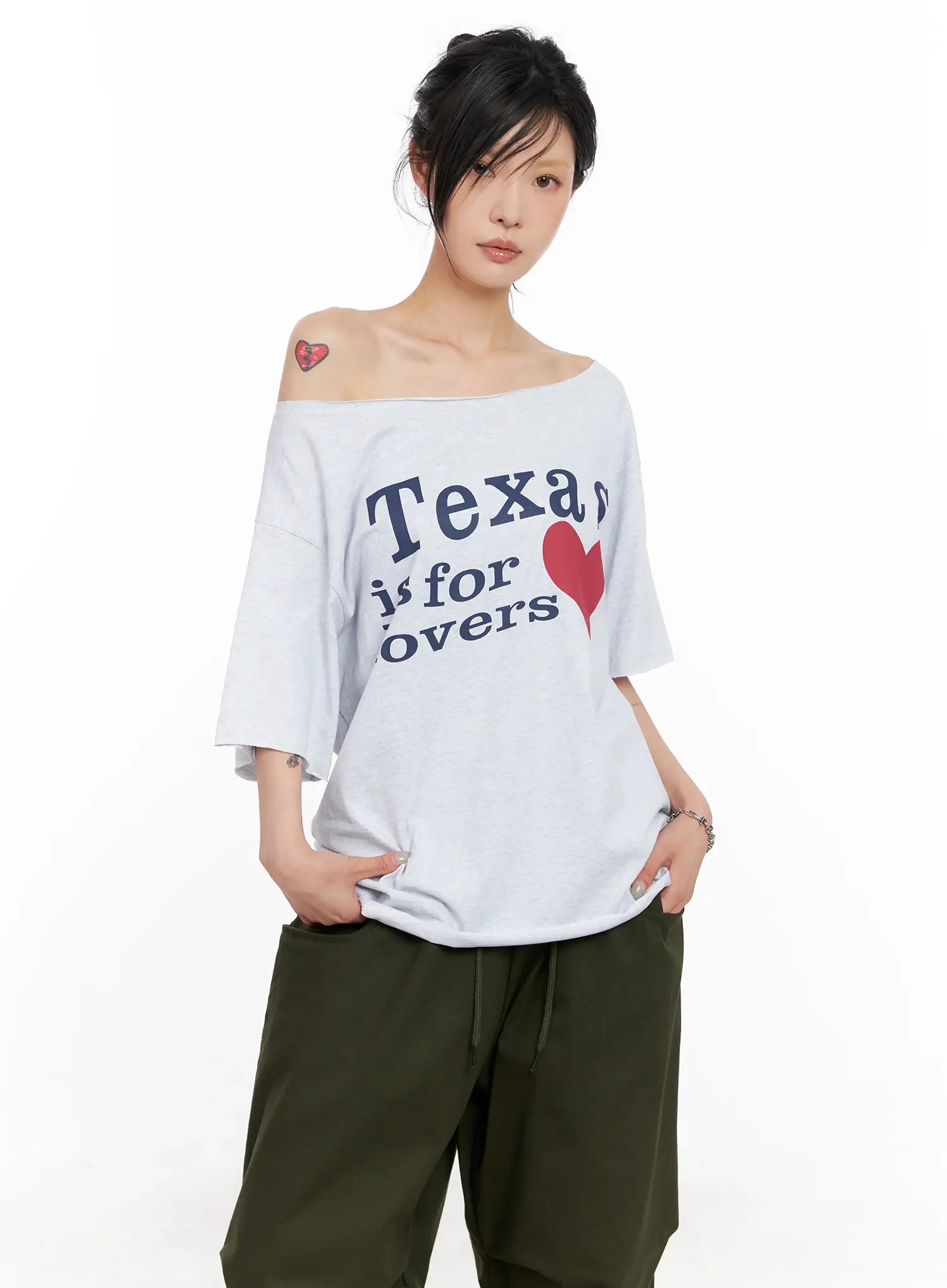Off-Shoulder Relaxed-Fit Graphic Tee CL525