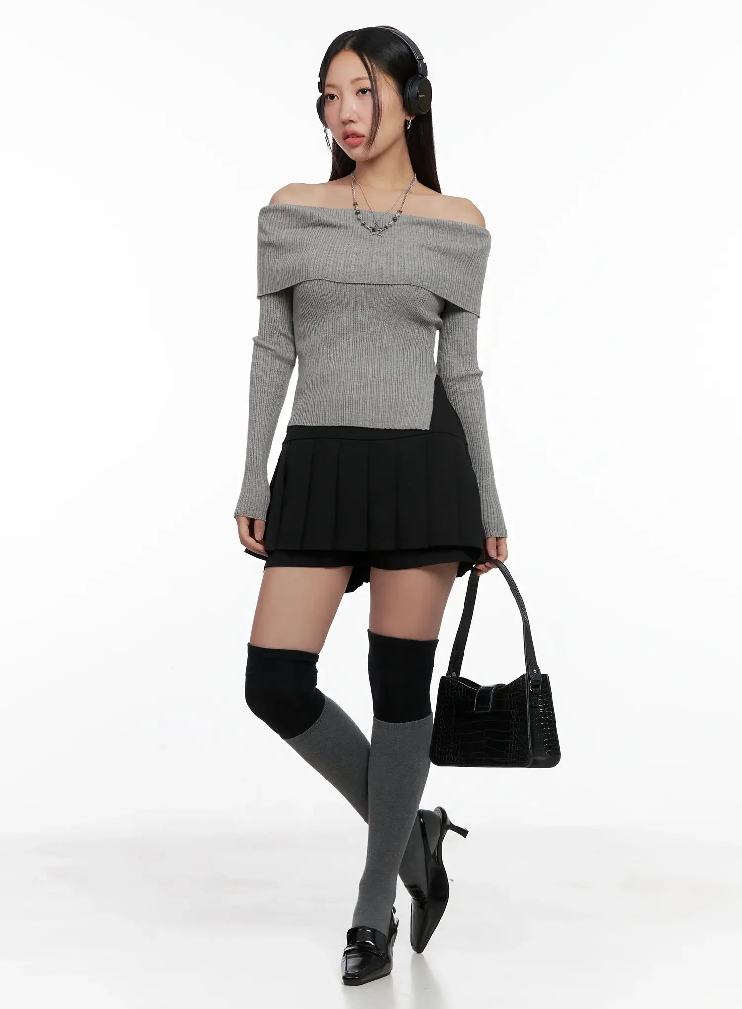 Ribbed Folded Off-Shoulder Top IG527