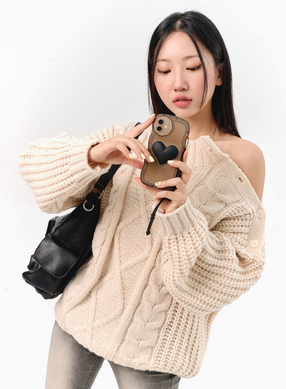Cable Knit Buttoned Sweater IS301