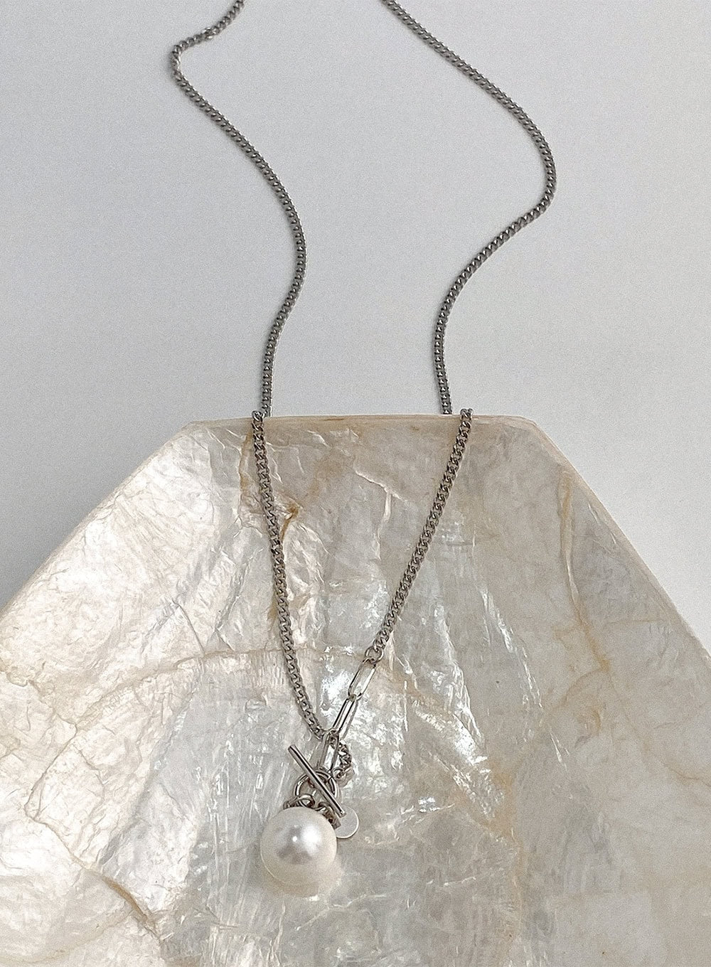 Serene Toggle Pearl Necklace IA517