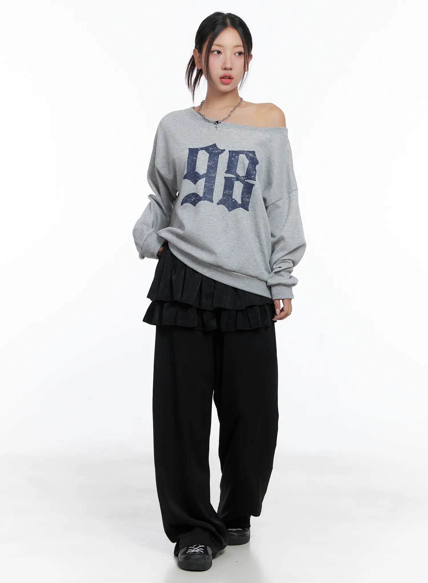 98 Graphic Off-Shoulder Sweatshirt CS502