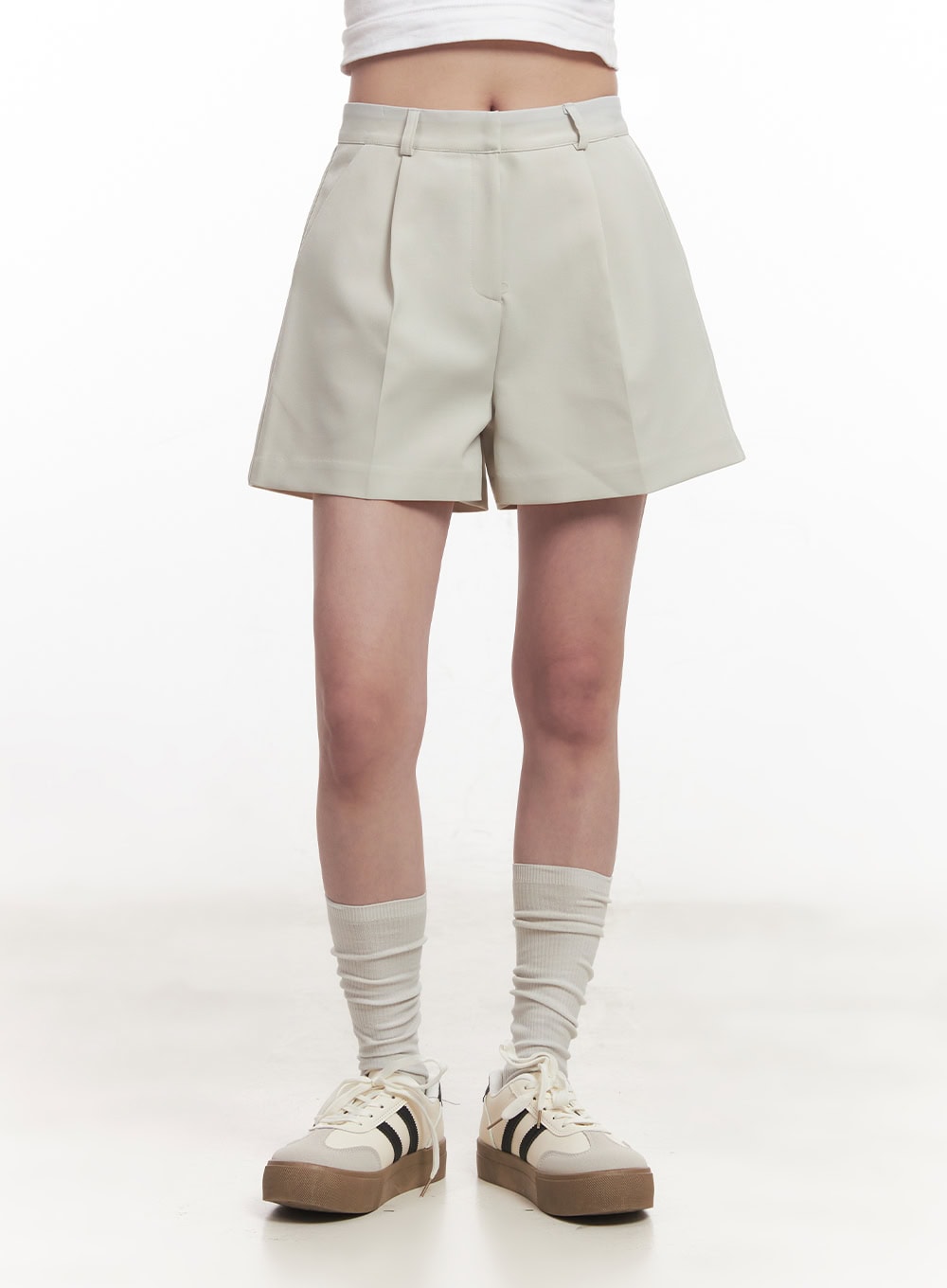 Wide-Fit Pintuck Shorts CA510