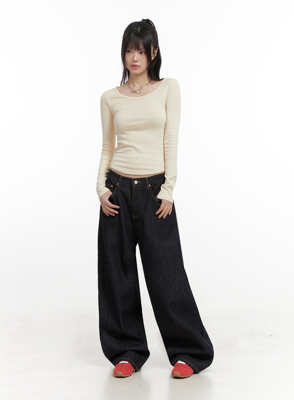 Slim-Fit Cropped U-Neck Top  IN427