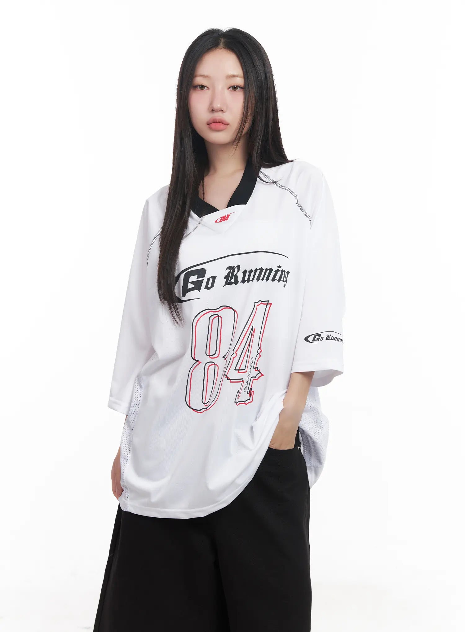 Oversized Graphic V-Neck Jersey CU517