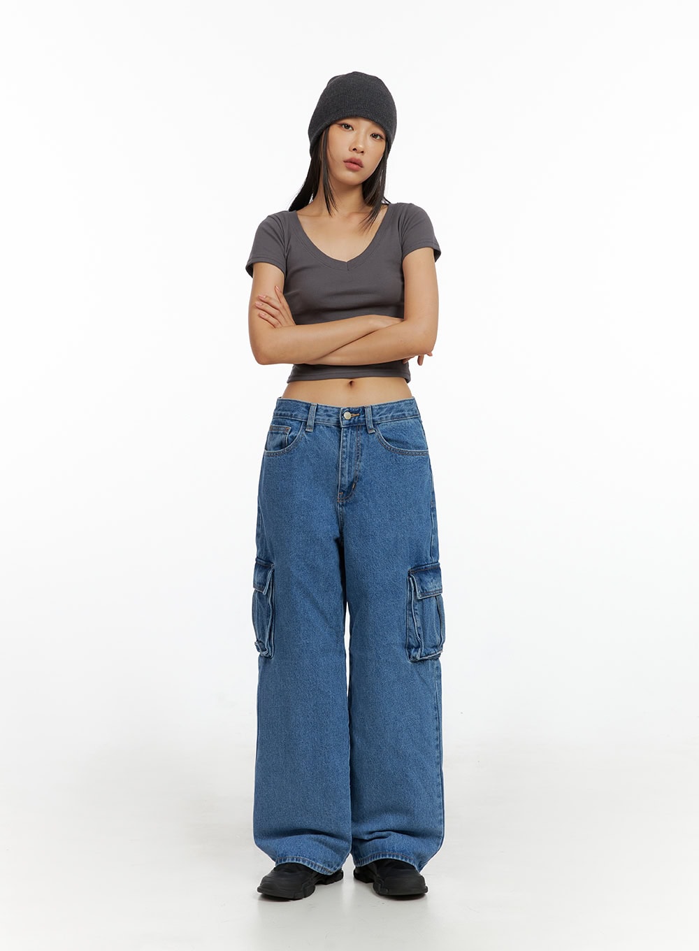 Basic V-Neck Crop Tee IL409