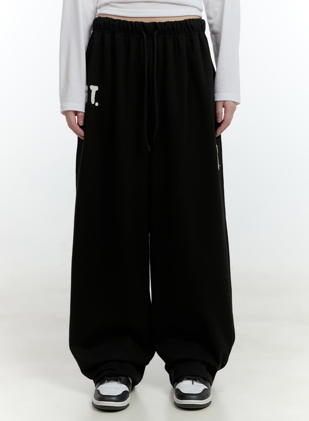 Cozy Embroidered Wide-Leg Sweatpants CF506