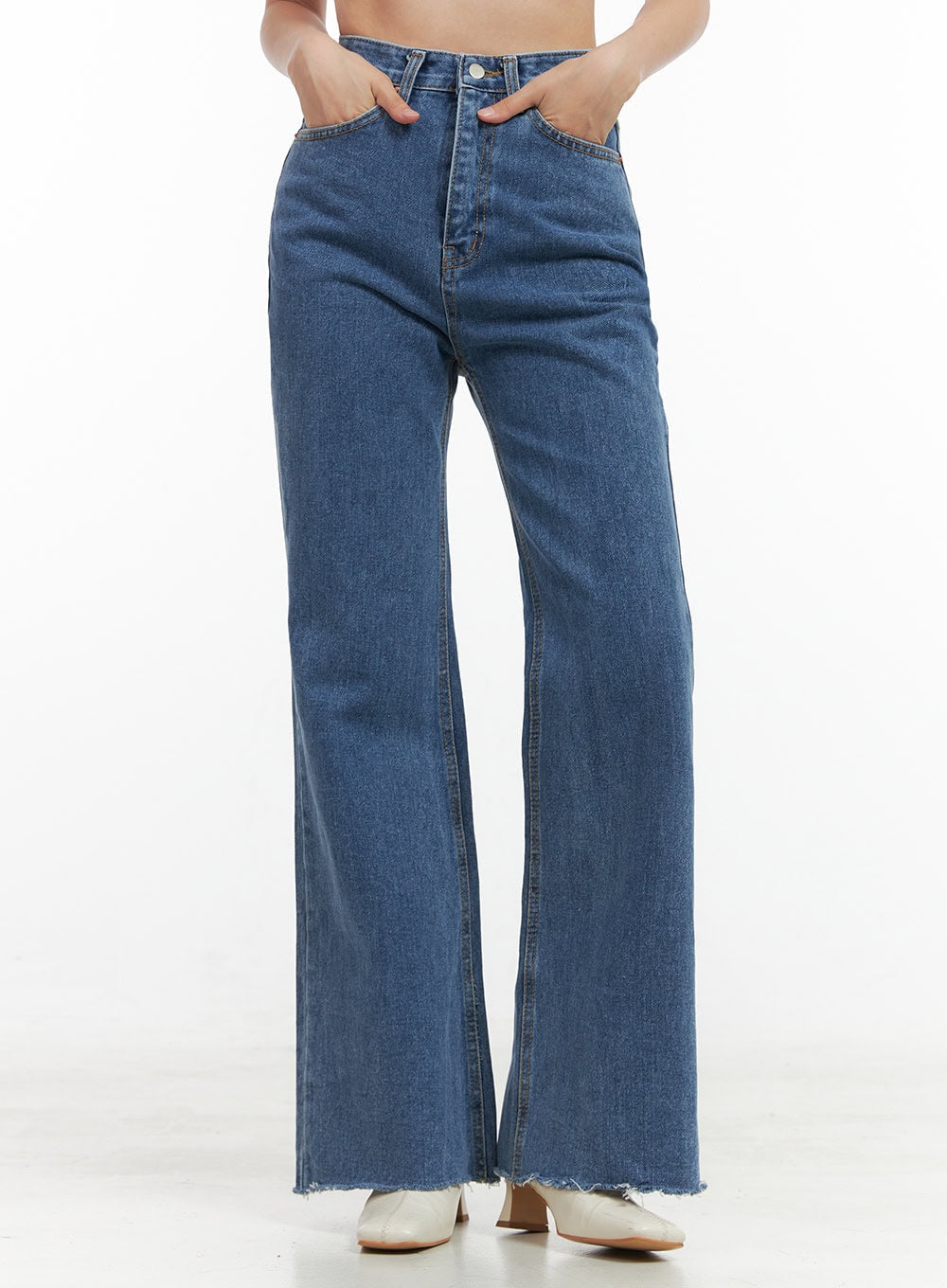 Hallie Slim Flare Denim Jeans OO416