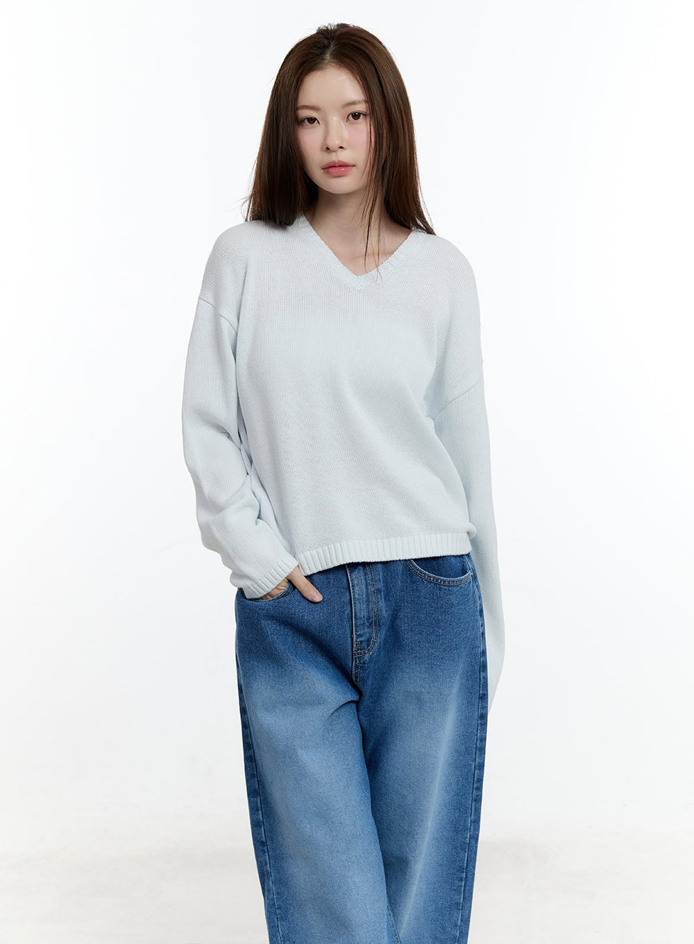 Cozy Relaxed-Fit V-Neck Sweater  CM521