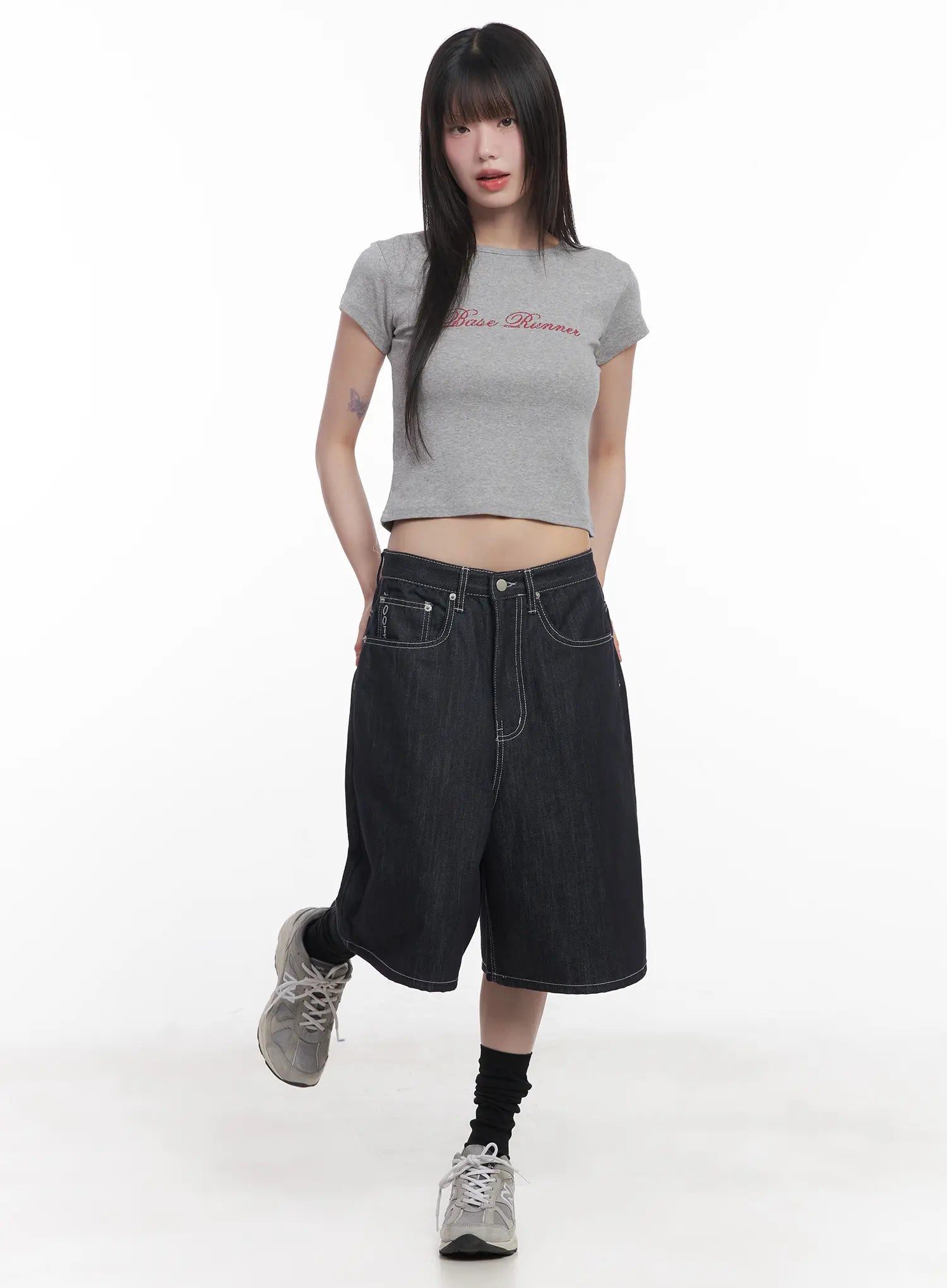 Cursive Graphic Crop Tee CU519