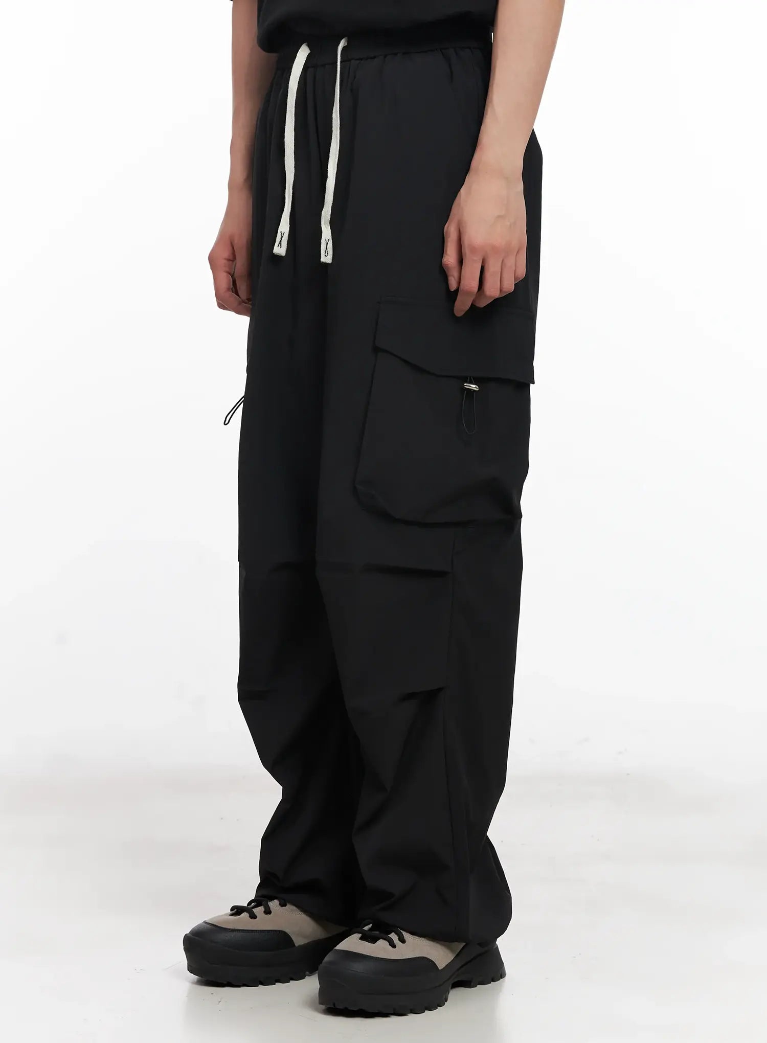 Men's Parachute Wide-Leg Cargo Pants IL504