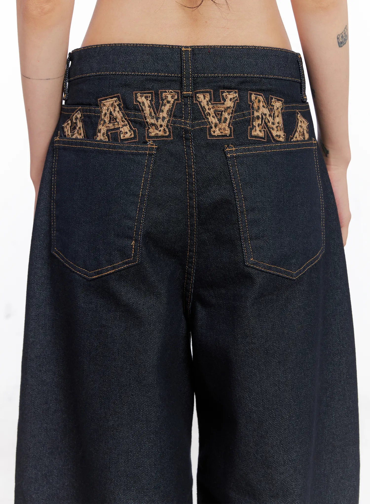 Clare Patterned Graphic Wide-Leg Jeans CO508