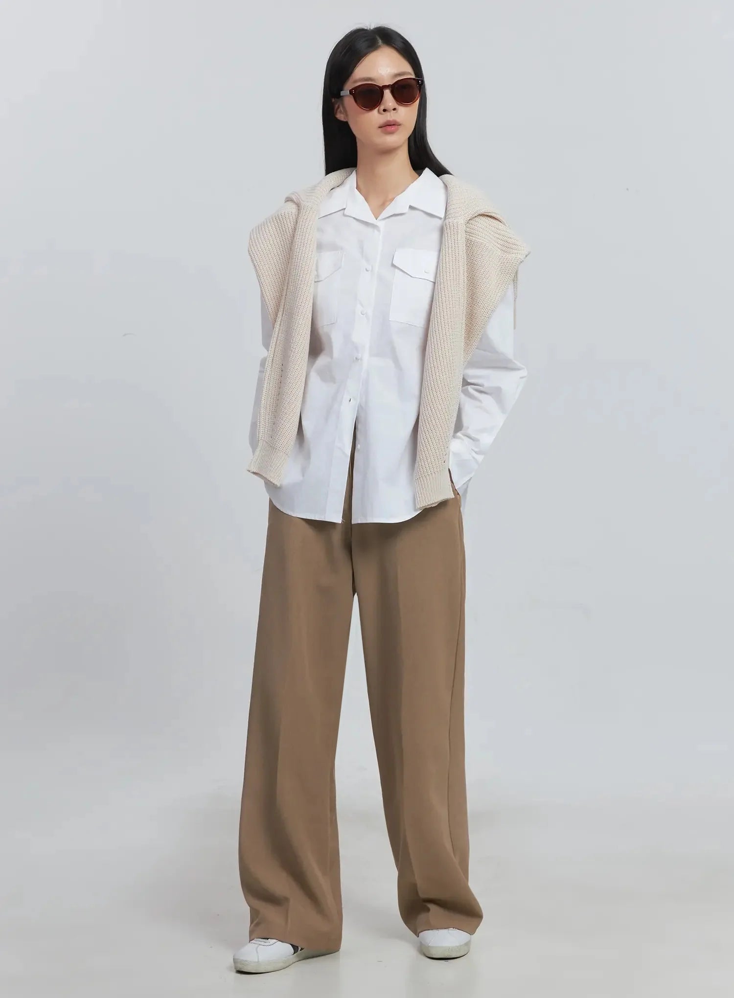 Classic Wide-Fit Slacks (Beige) IU512