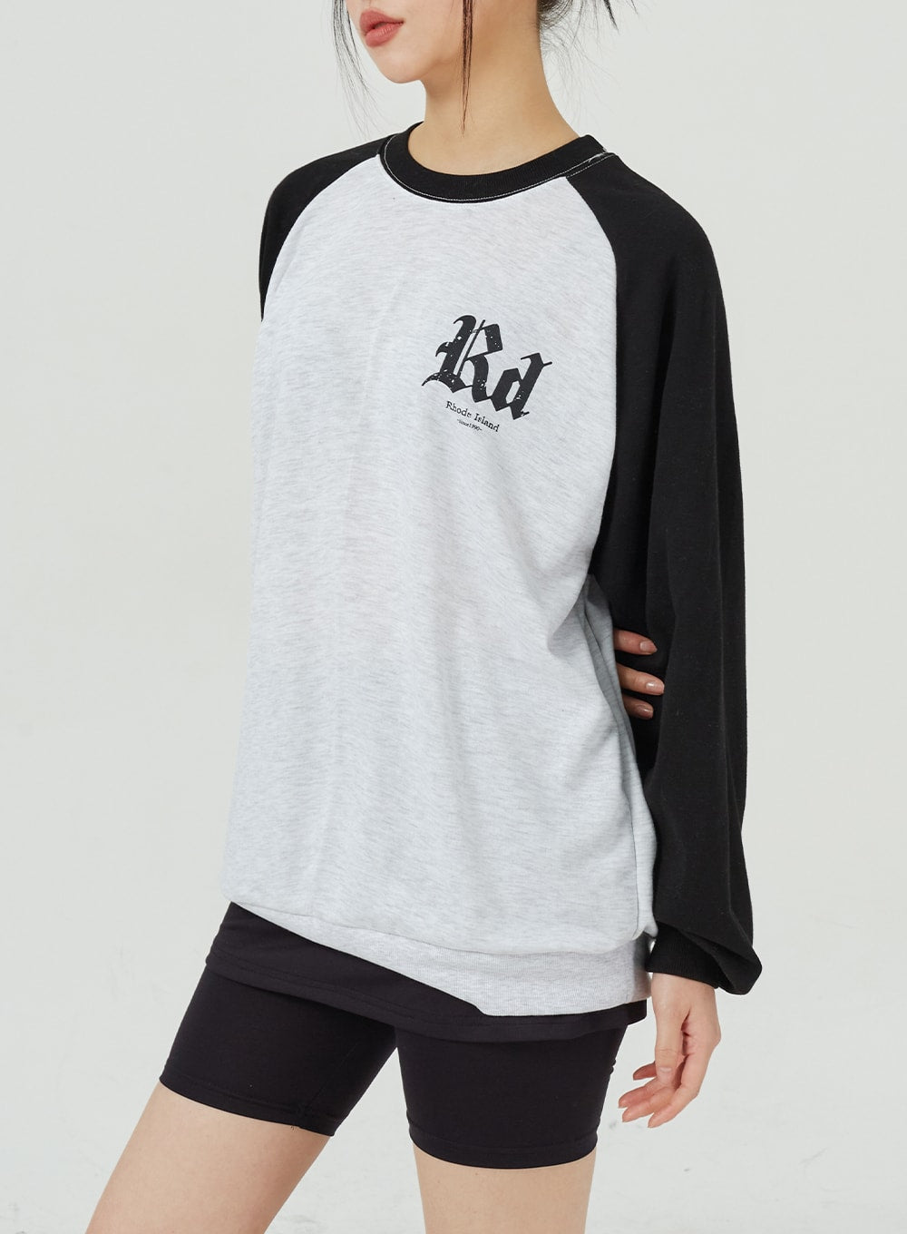 Two Color Graphic Sweatshirt CM316