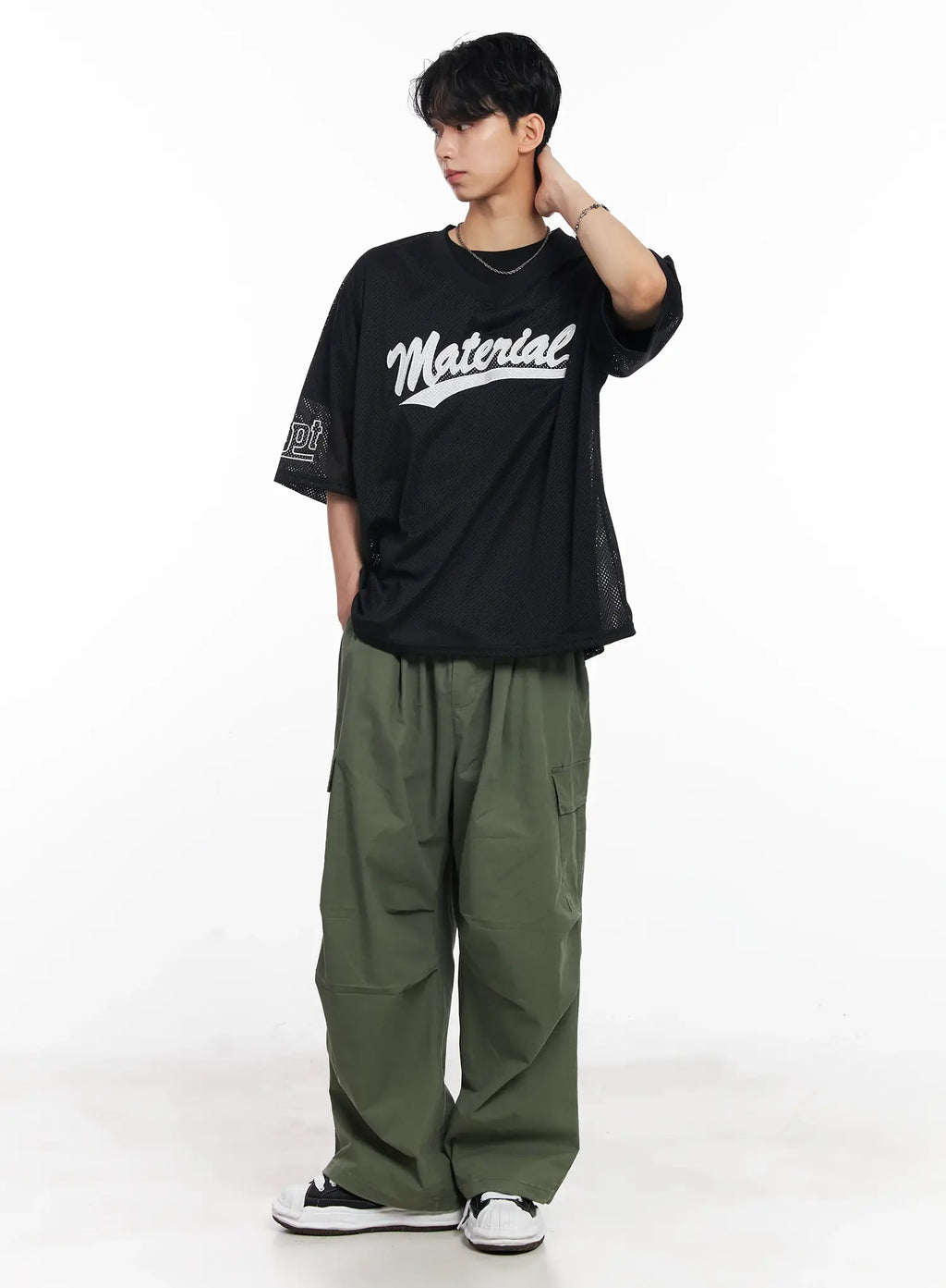 Men's Embroidered Mesh Graphic Tee IU526