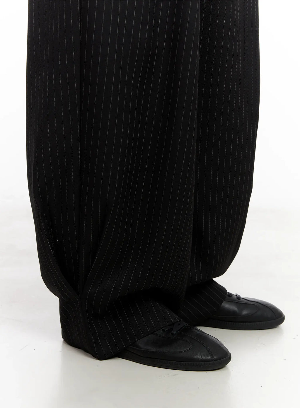 Men's Striped Relaxed-Fit Slacks IL521