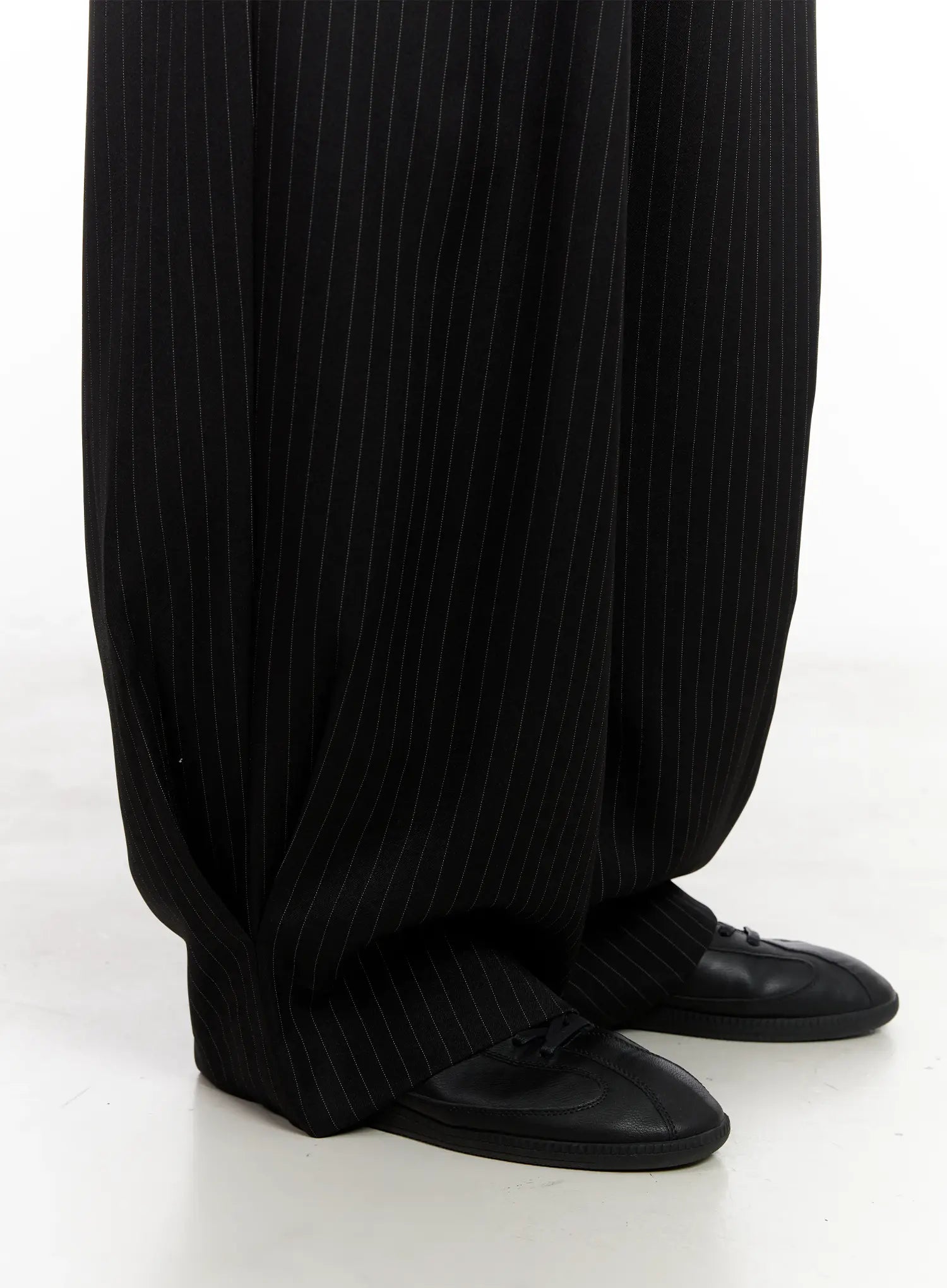 Men's Striped Relaxed-Fit Slacks IL521