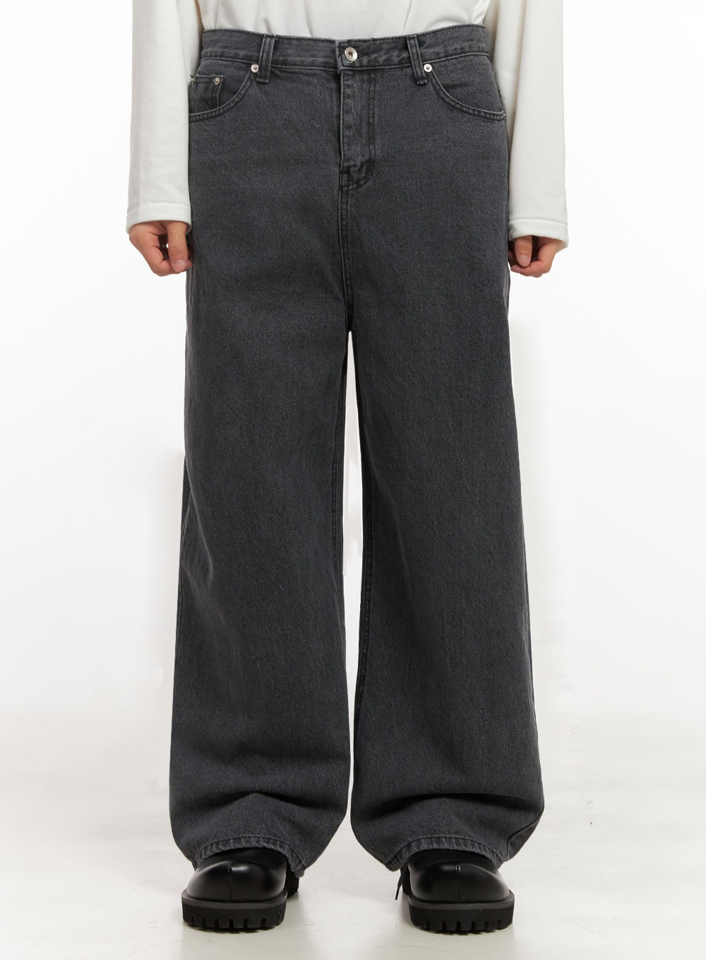 Men's Solid Wide-Fit Jeans ID427