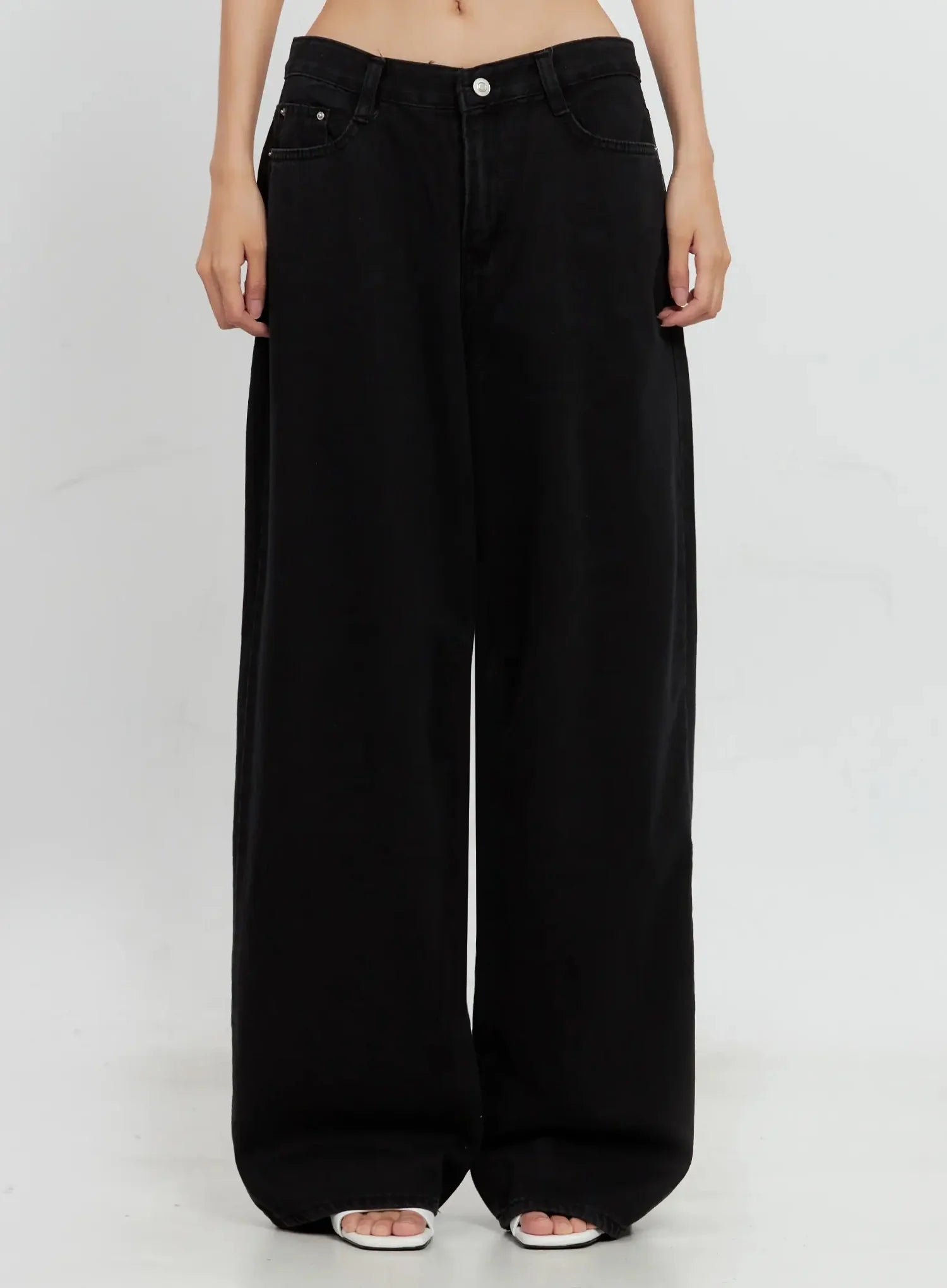 Jieun Black Wide-Leg Jeans IL528