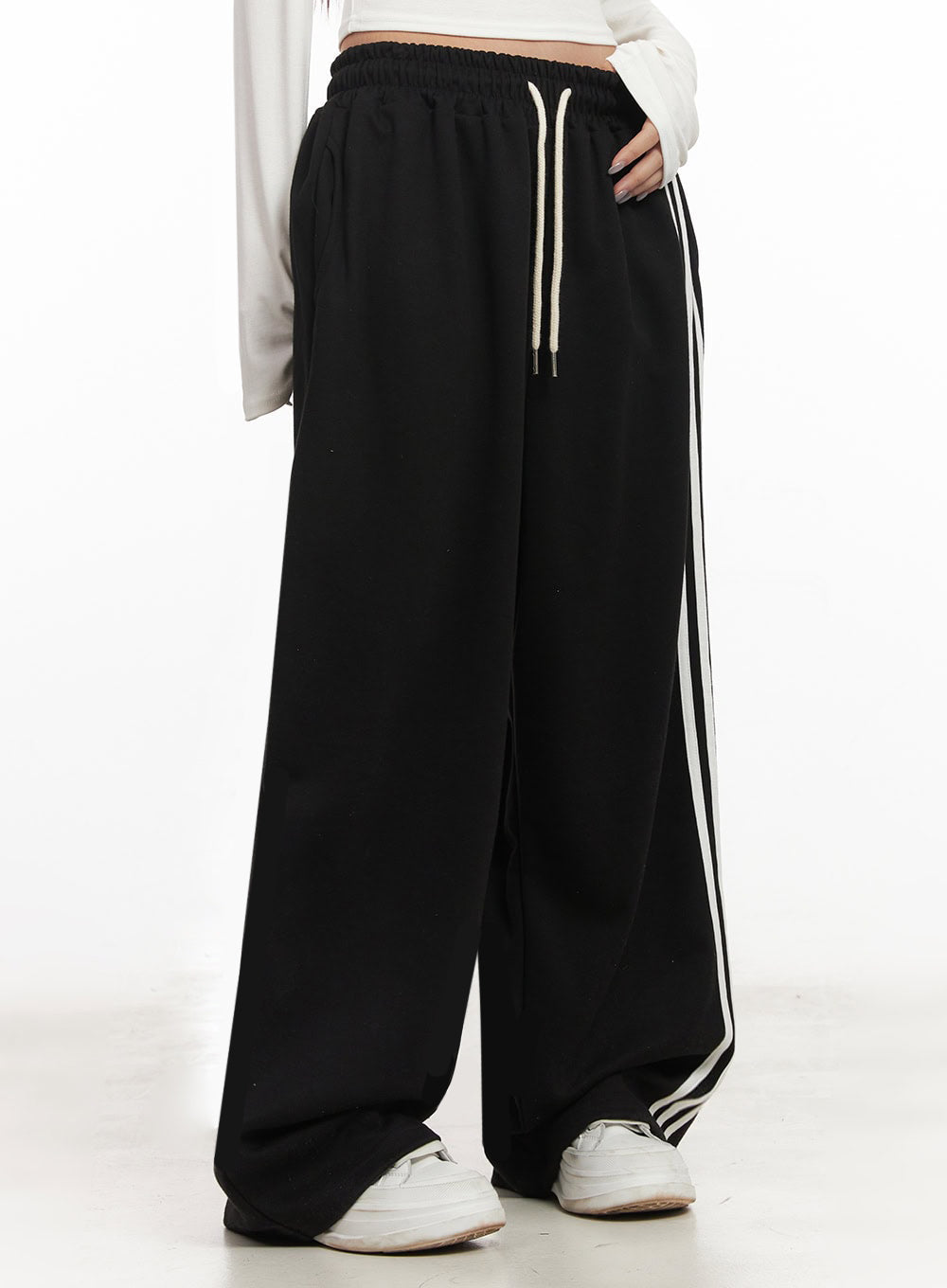 String Buttoned Trackpants IM524