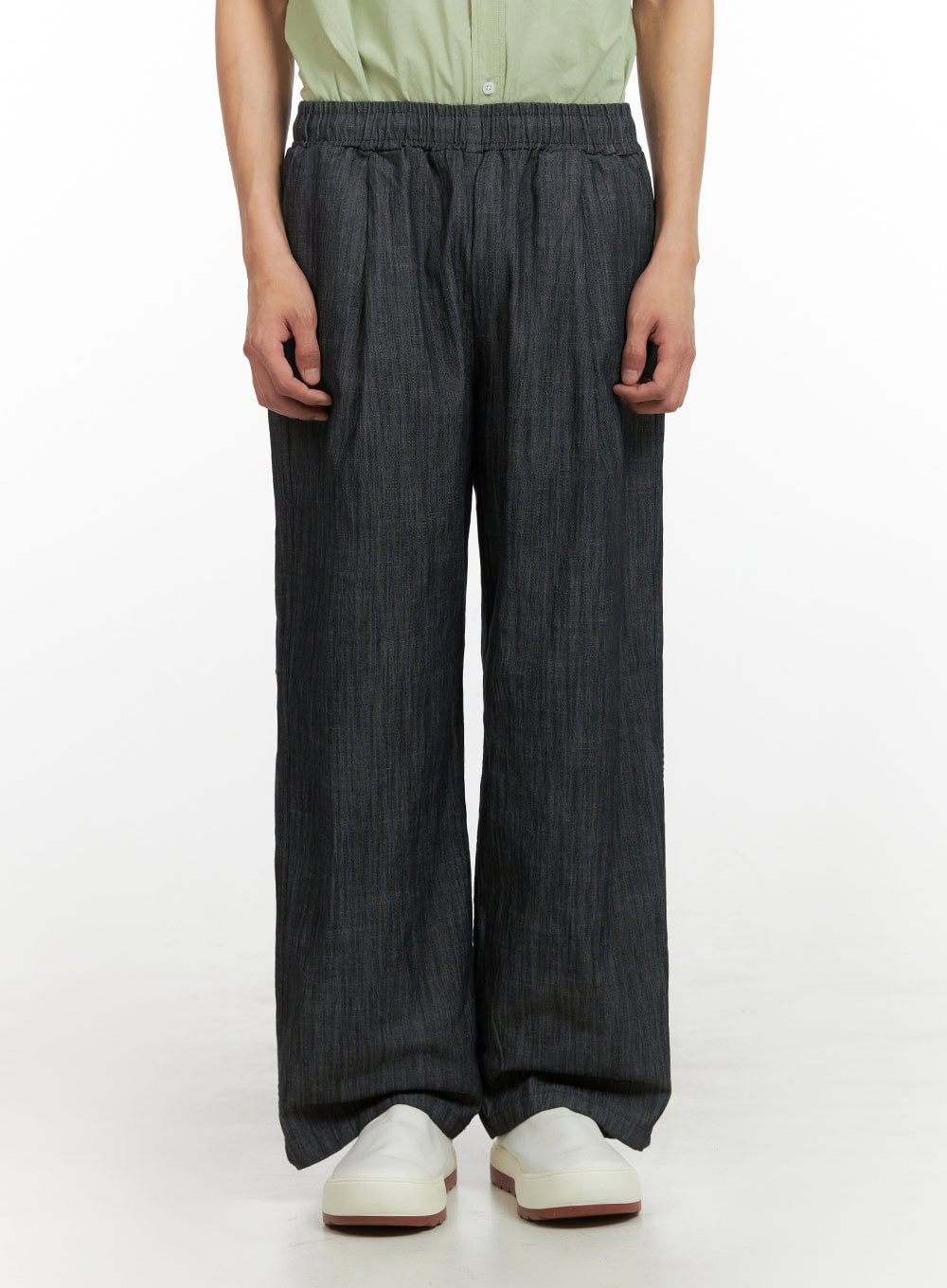 Men's Solid Loose Fit Jeans IY431