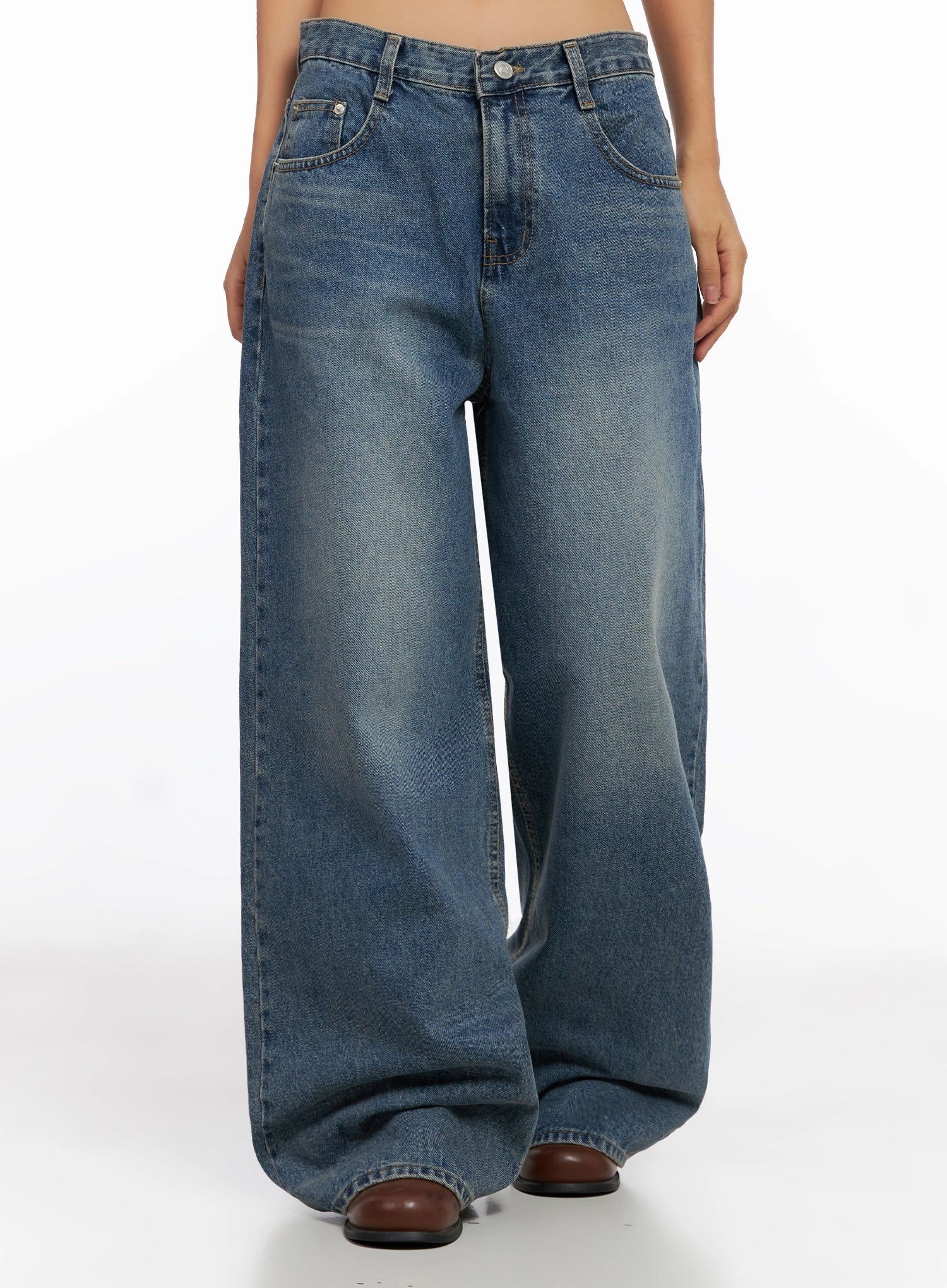 Lilah Wide-Leg Washed Jeans IG527