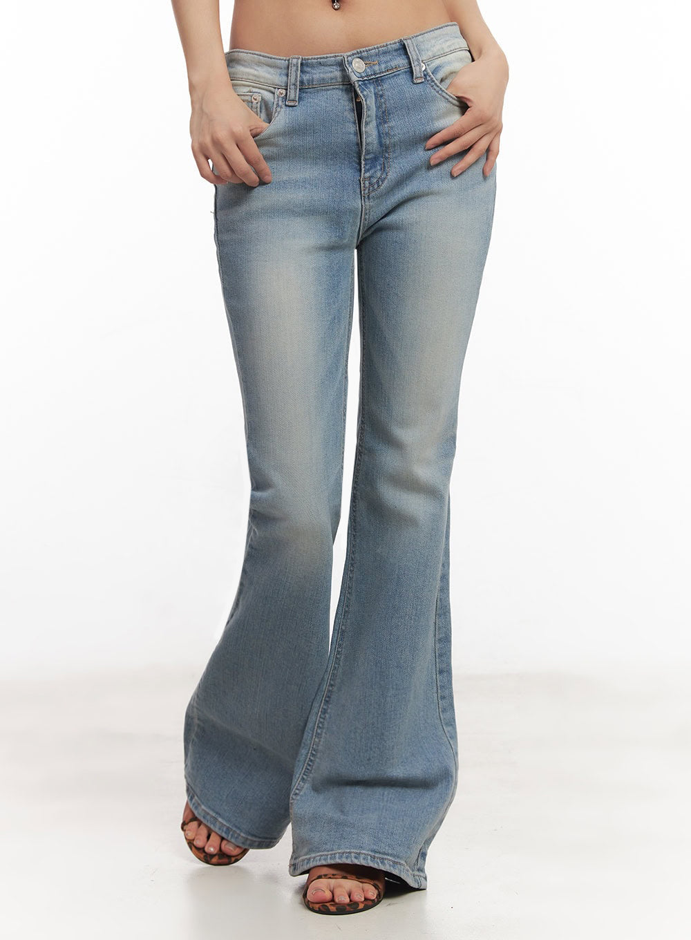 May Washed Flared Jeans IA515