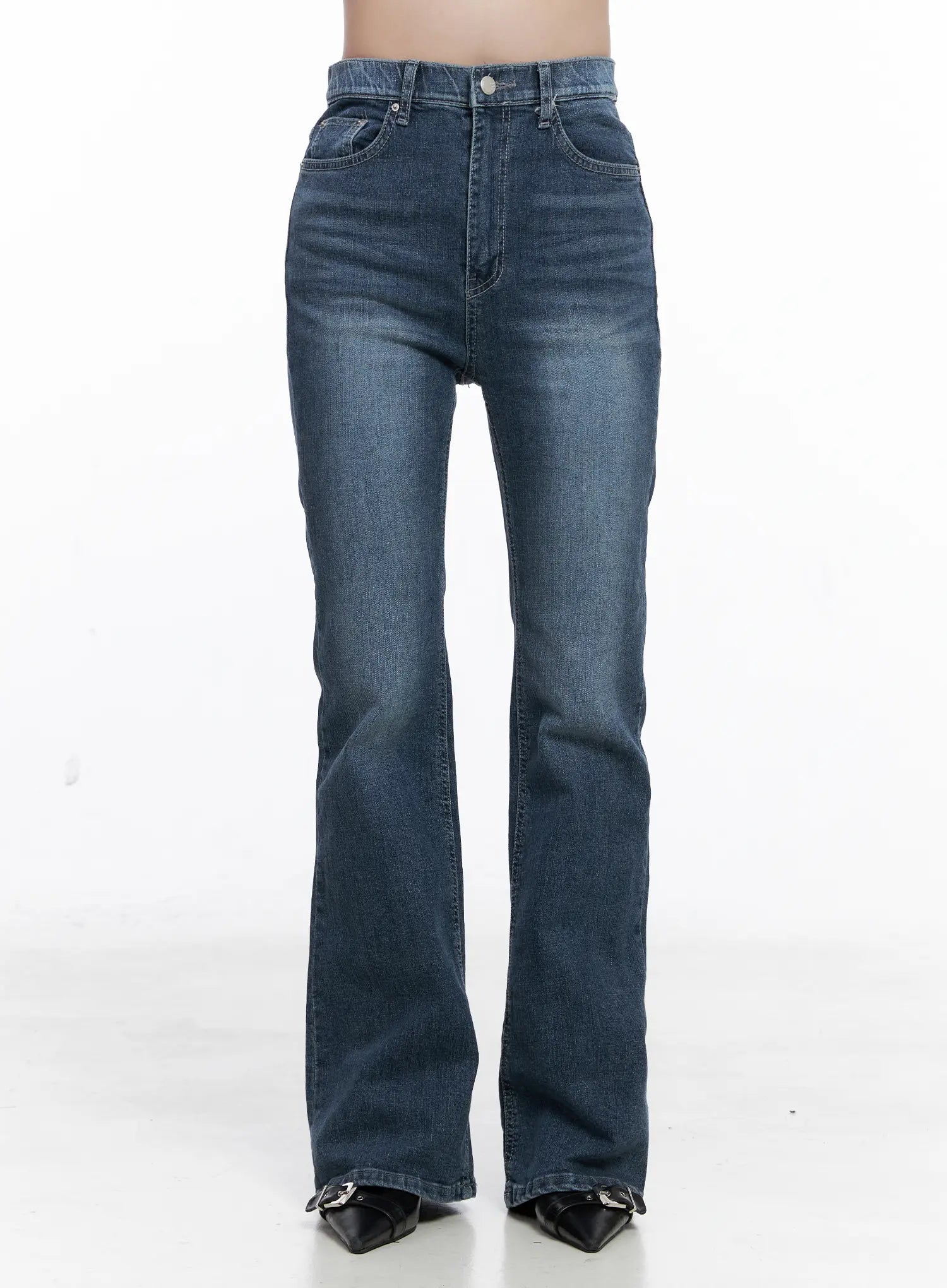 Baylor Mid-Rise Flared Jeans CS519