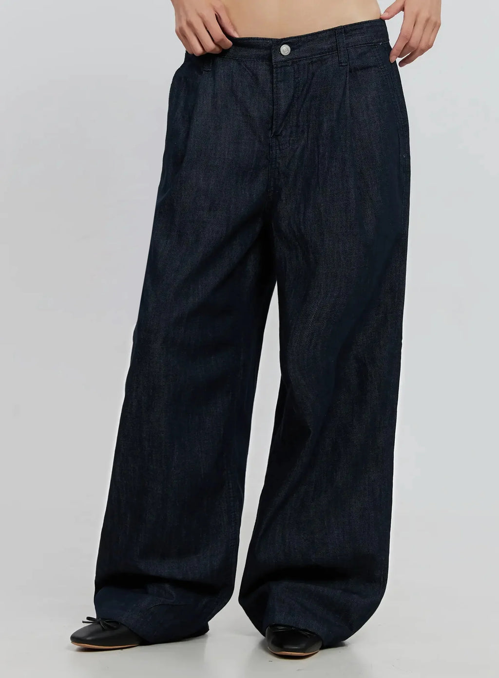 Elio Pintuck Wide-Leg Jeans IS516