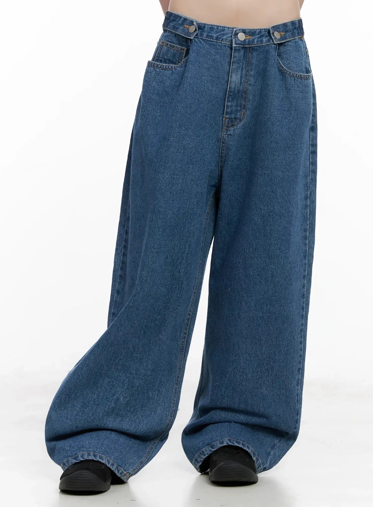 Pharita Loose-Fit Jeans IL528