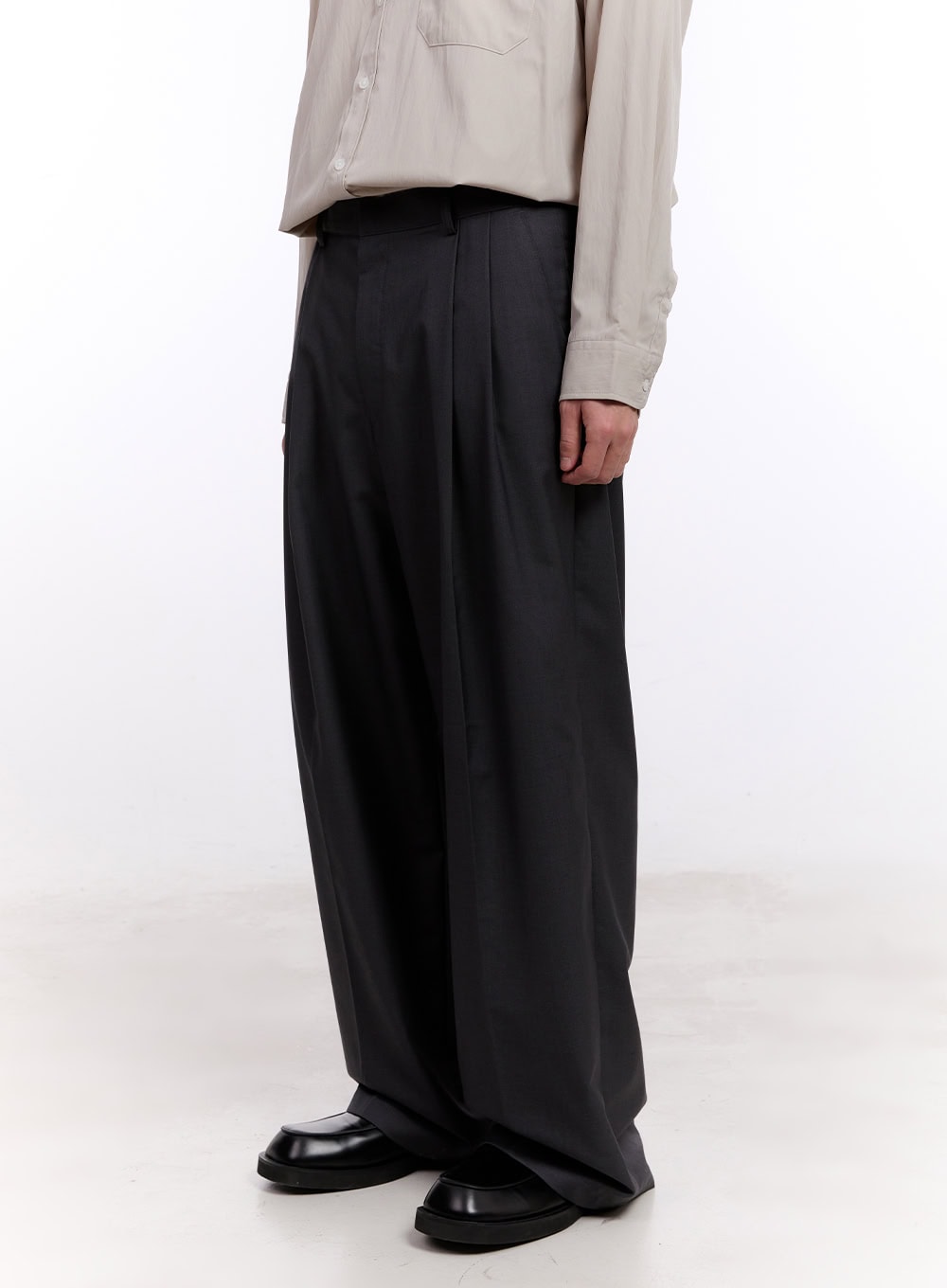 Men's Balloon-Fit Pintuck Trousers IM512