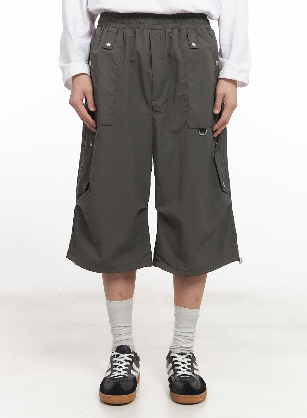 Men's Nylon Pocketed Wide-Fit Shorts IA510