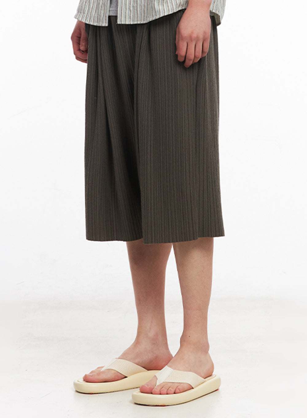 Men's Pleated Wide-Fit Shorts IU512