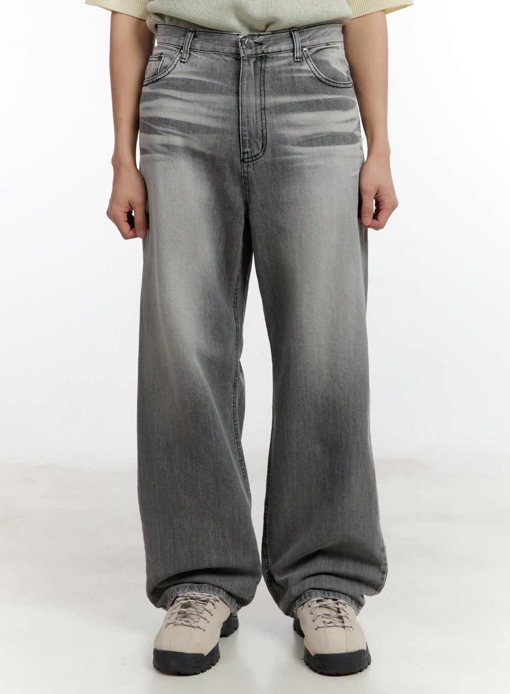 Men's Wide-Fit Washed Jeans IA507