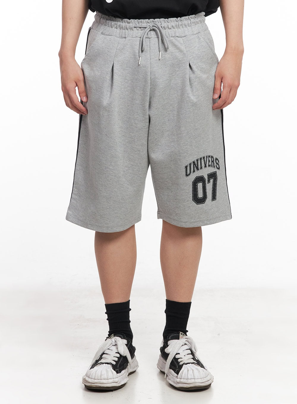 Men's Striped Wide-Fit Sweatshorts IY520