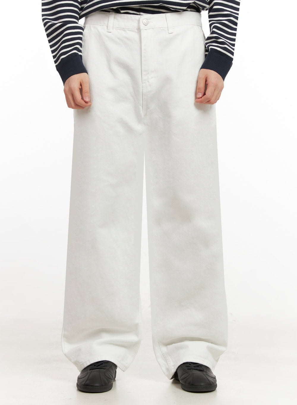 Men's Cotton Wide-Fit Trousers (White) IJ517